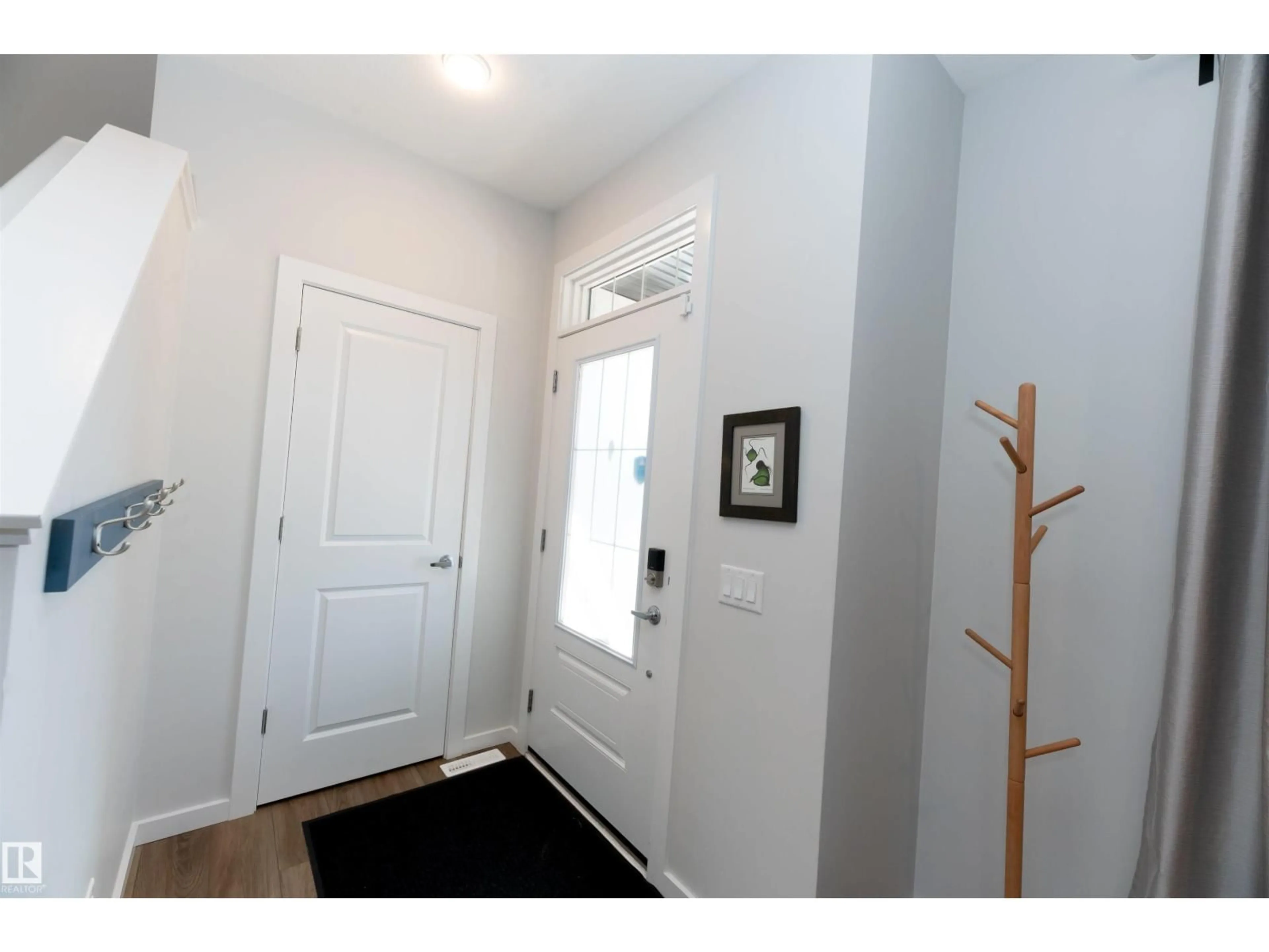 Indoor entryway for 6078 NADEN LD, Edmonton Alberta T5E6X8