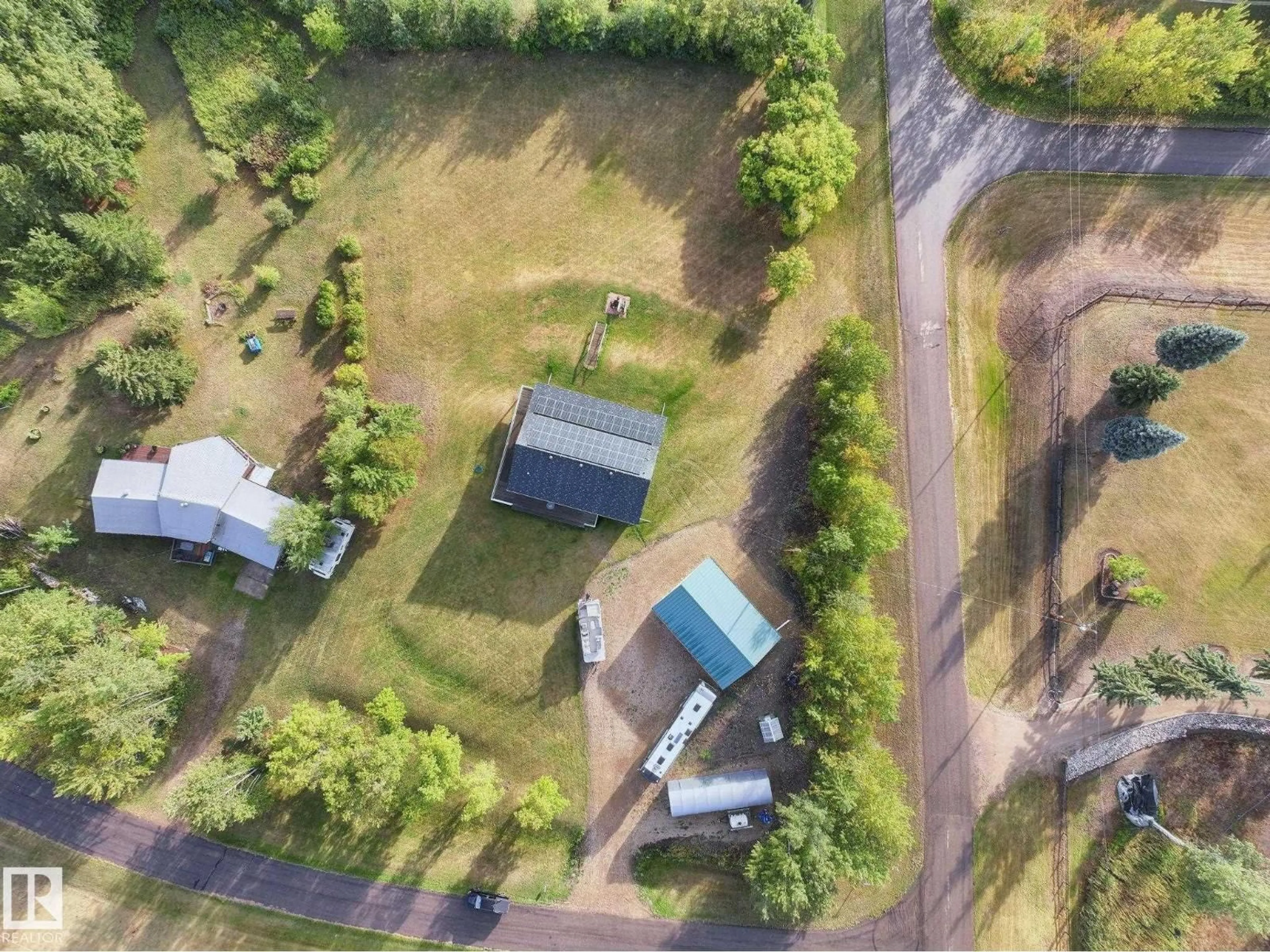 A pic from outside/outdoor area/front of a property/back of a property/a pic from drone, unknown for 418 MONS VIEW WAY, Rural Smoky Lake County Alberta T0A3C0