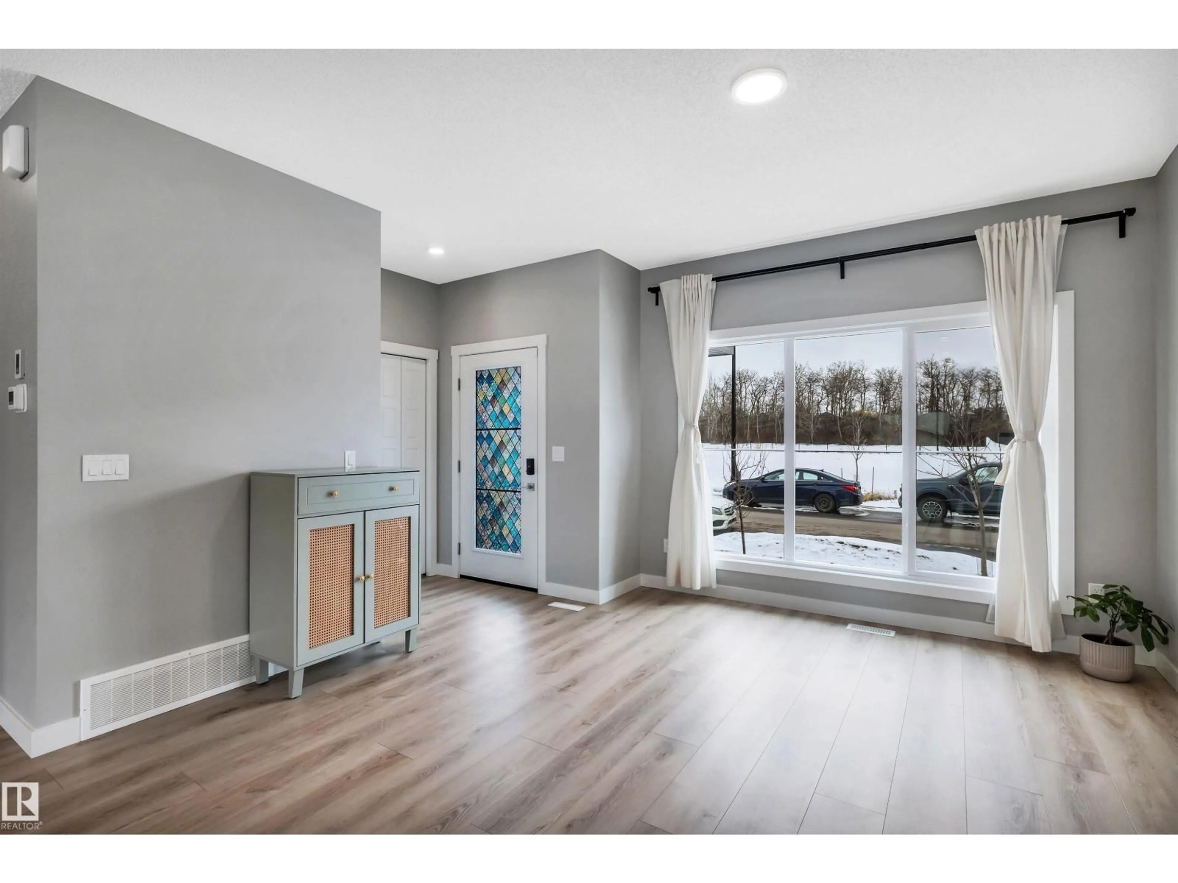 Unknown for 6256 175 AV, Edmonton Alberta T5Y4H3