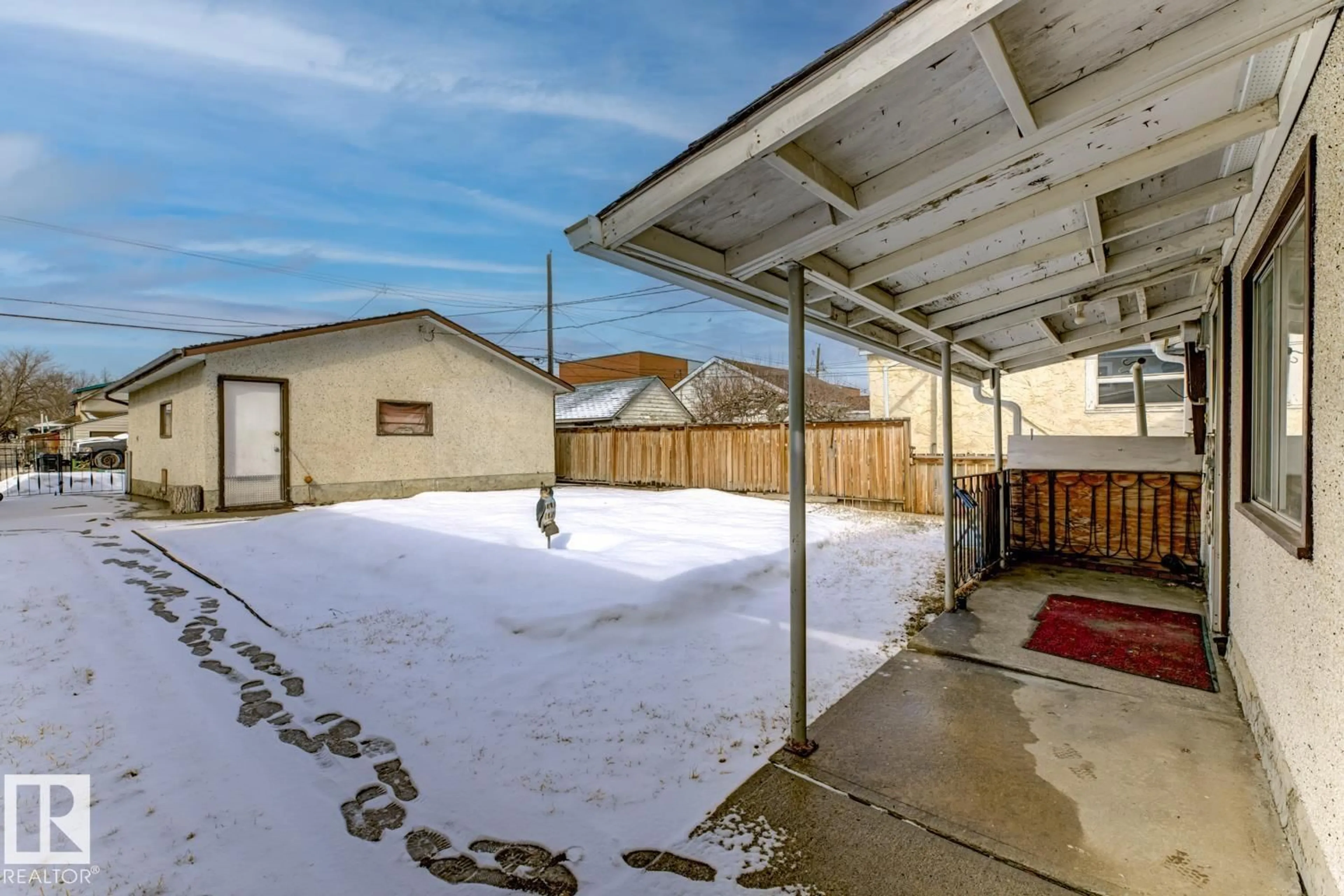 Patio, street for NW - 12134 96 ST, Edmonton Alberta T5G1W1