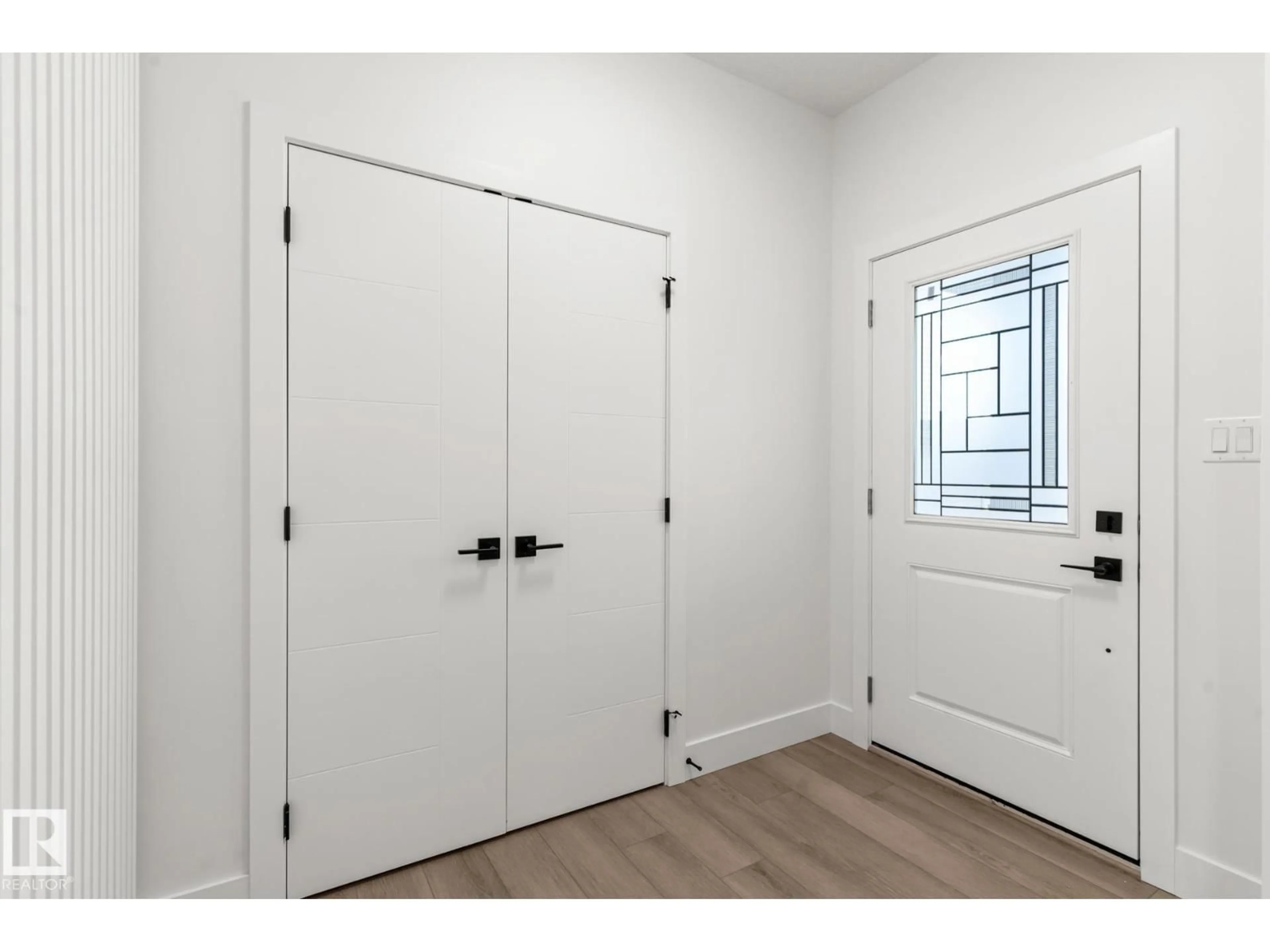 Indoor entryway for 153 CALEDON CR, Spruce Grove Alberta T7X0Y8