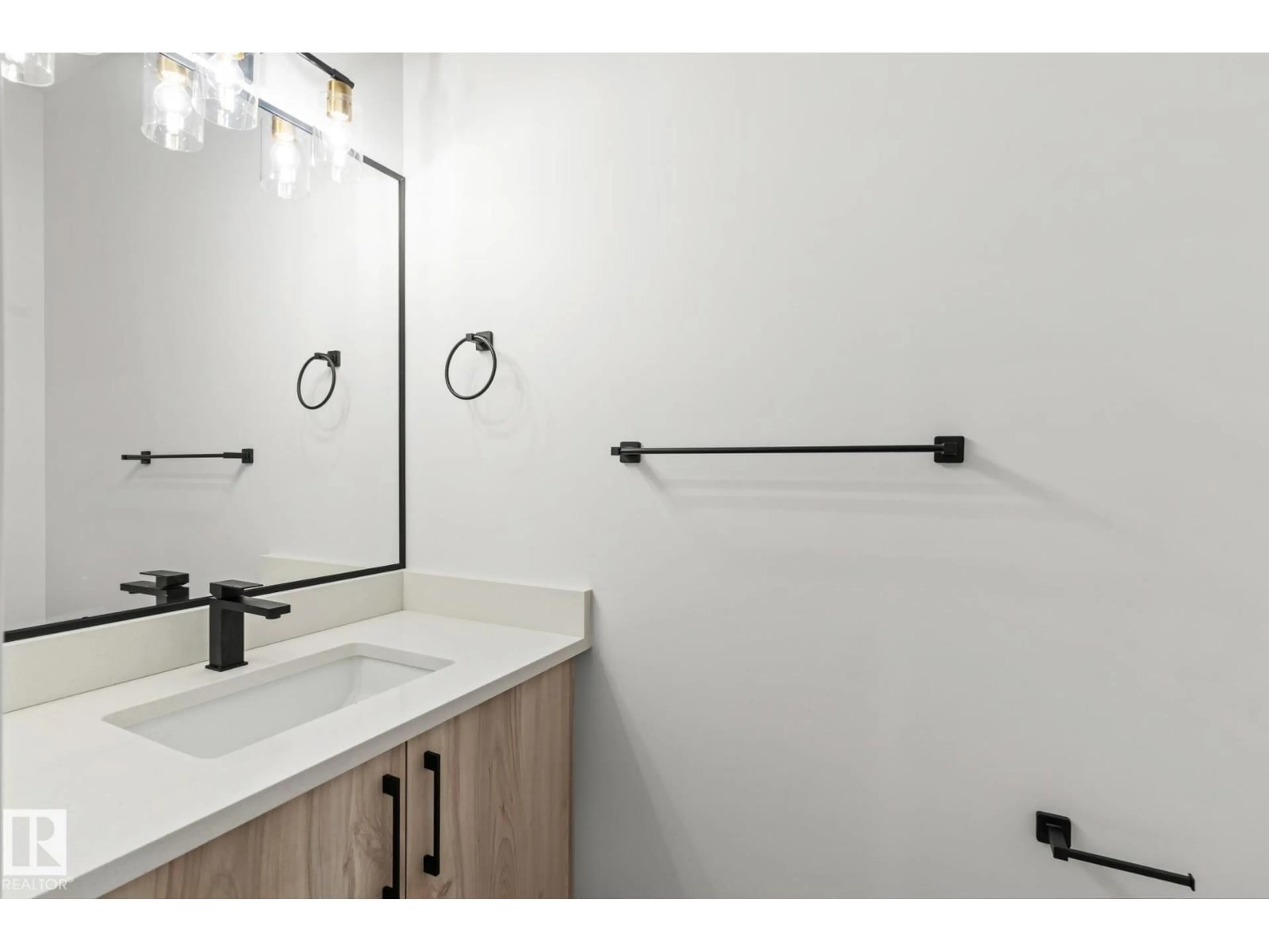 Standard bathroom, ceramic/tile floor for 153 CALEDON CR, Spruce Grove Alberta T7X0Y8