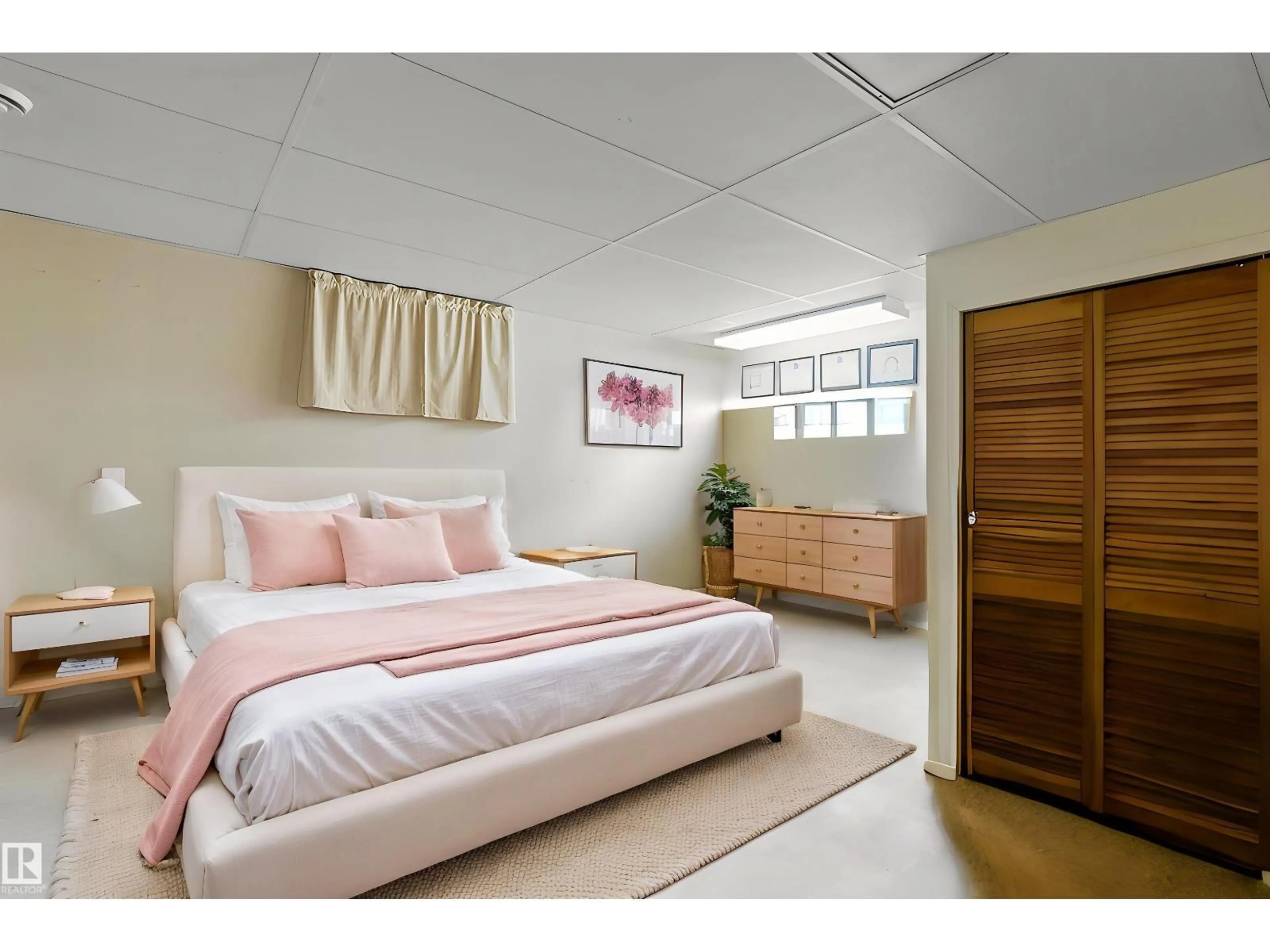 Bedroom with bed, unknown for 258 GREENOCH CR, Edmonton Alberta T6L1B4