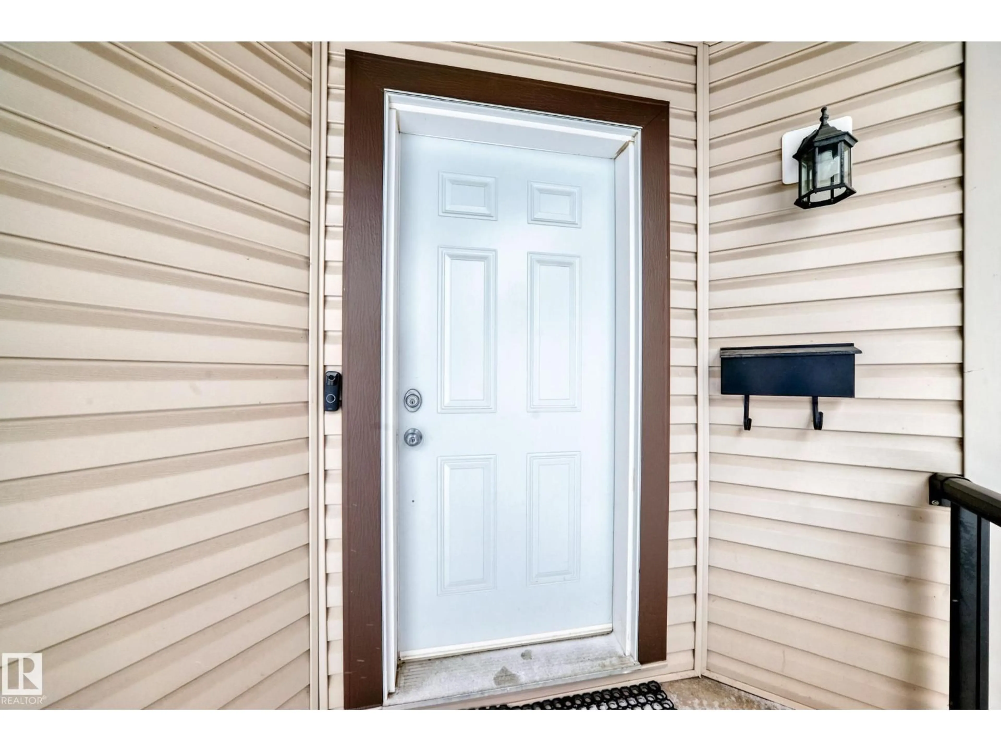 Indoor entryway for NW - 15152 33 ST, Edmonton Alberta T5Y0J7