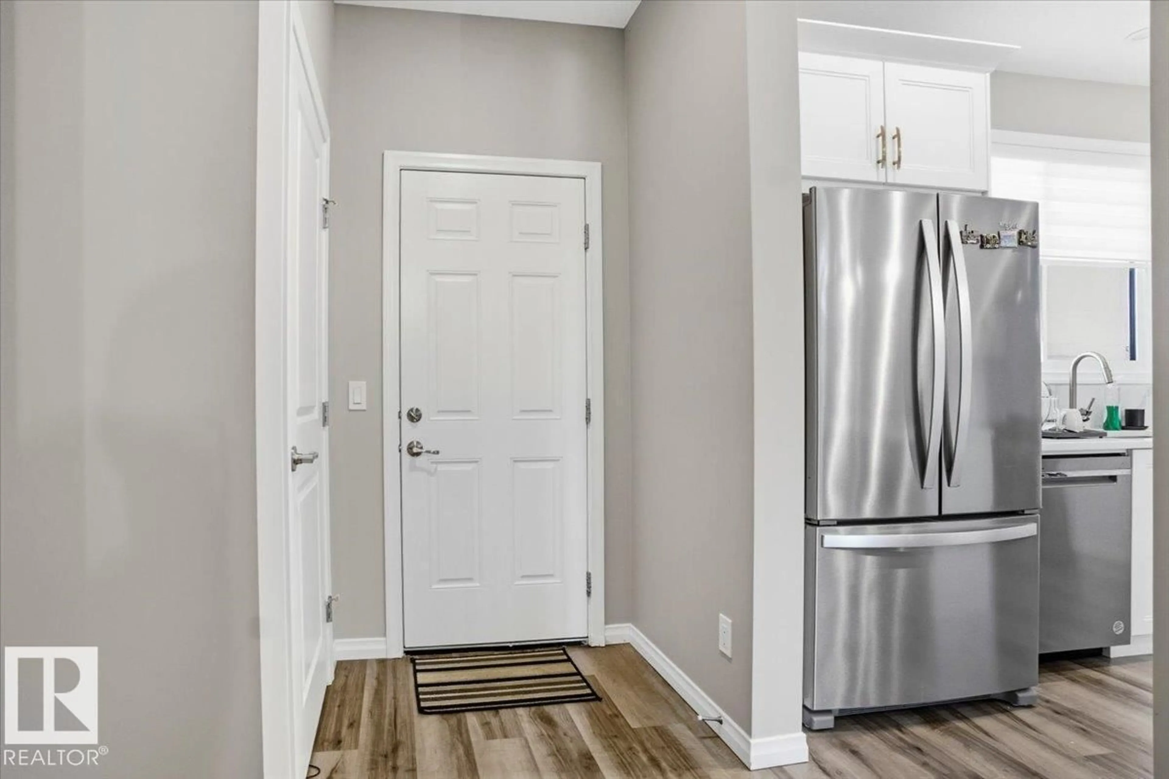 Indoor entryway for 204 CHARLESWORTH DR, Edmonton Alberta T6X2W2