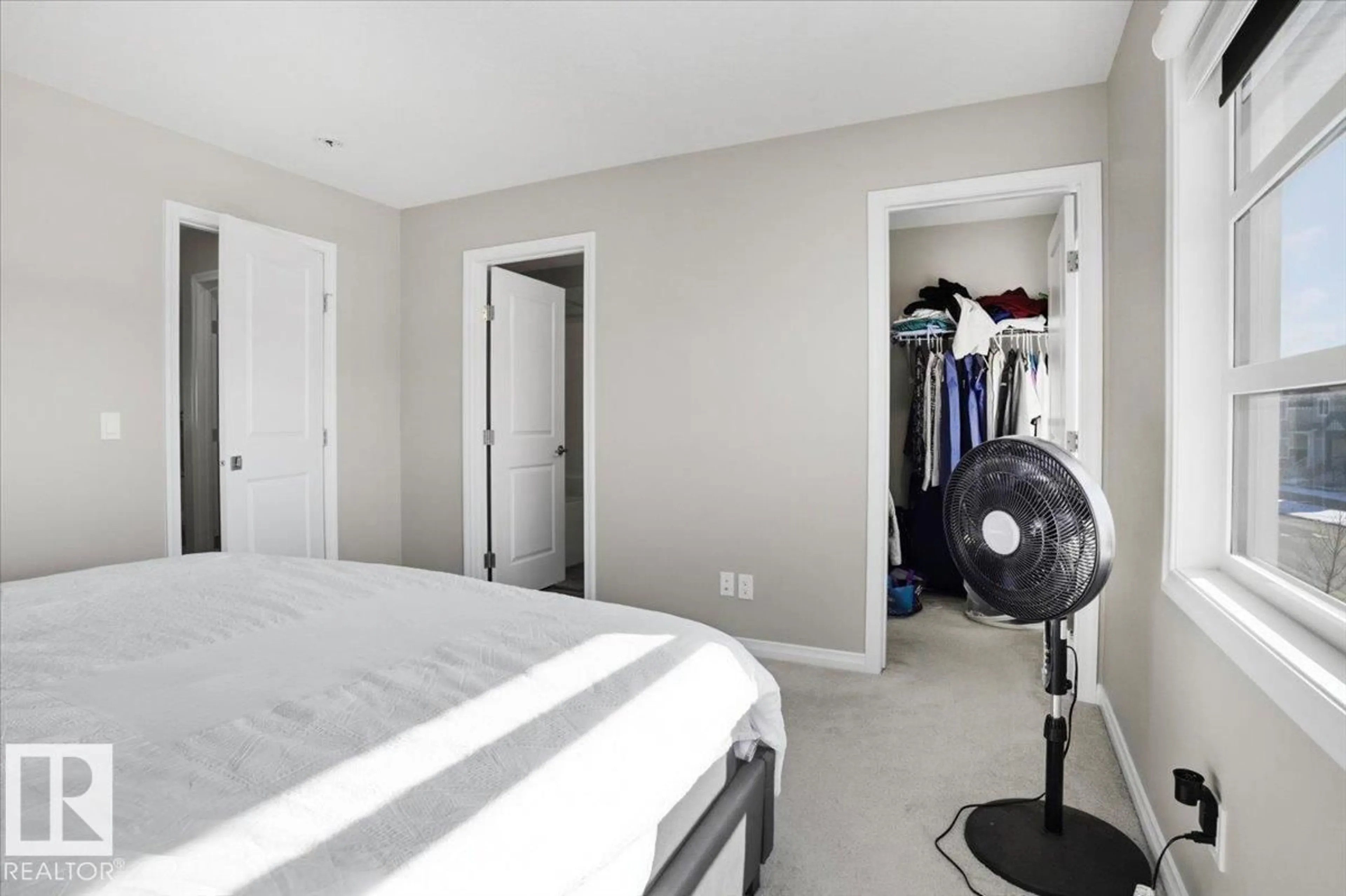 A pic of a room for 204 CHARLESWORTH DR, Edmonton Alberta T6X2W2