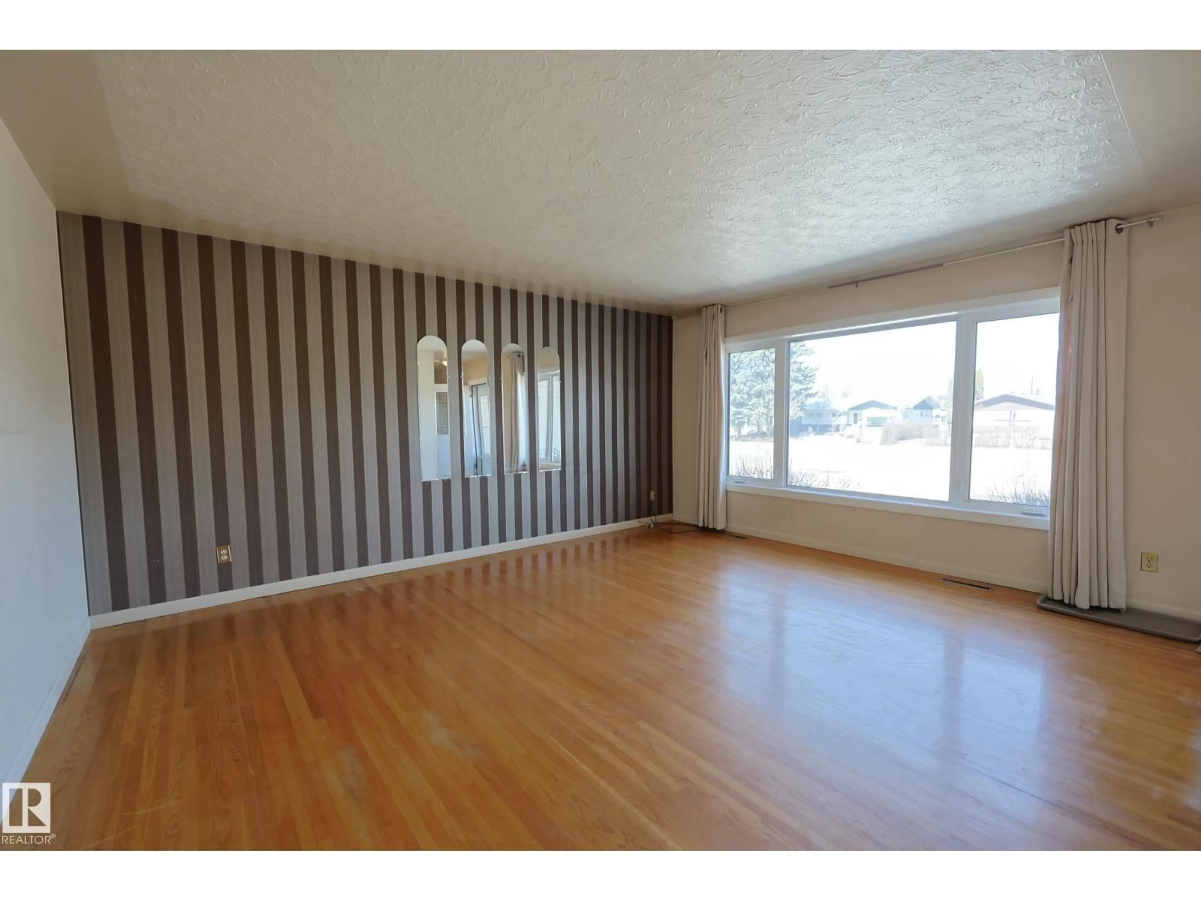 A pic of a room for 15725 95 AV, Edmonton Alberta T5P0A6