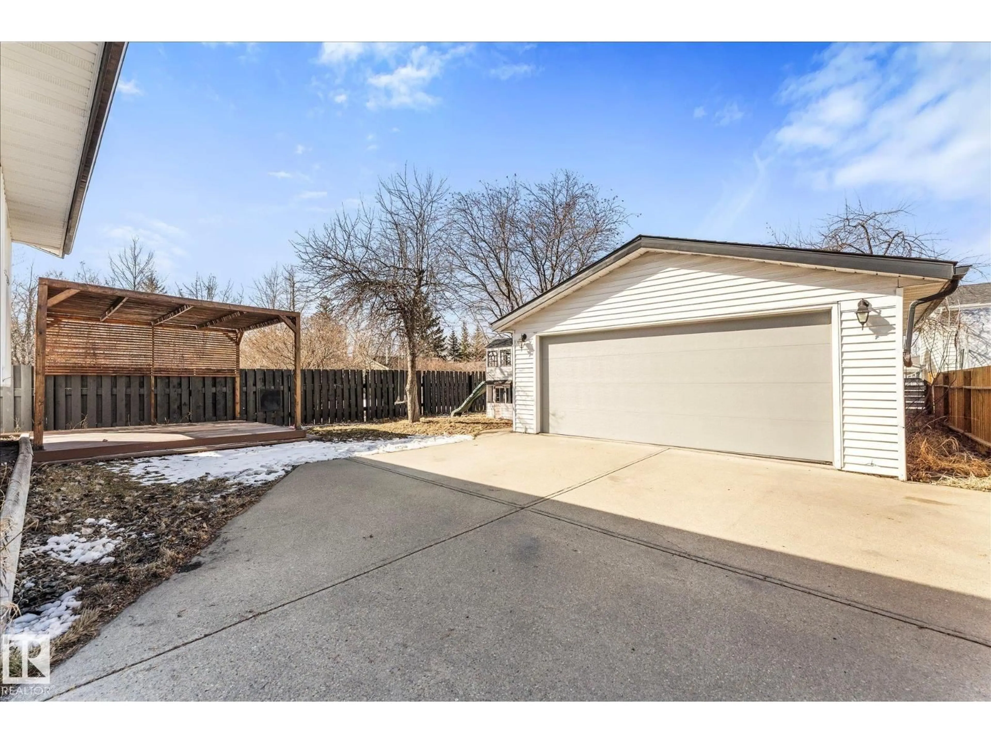 Unknown for 2626 49 ST, Edmonton Alberta T6L3W9