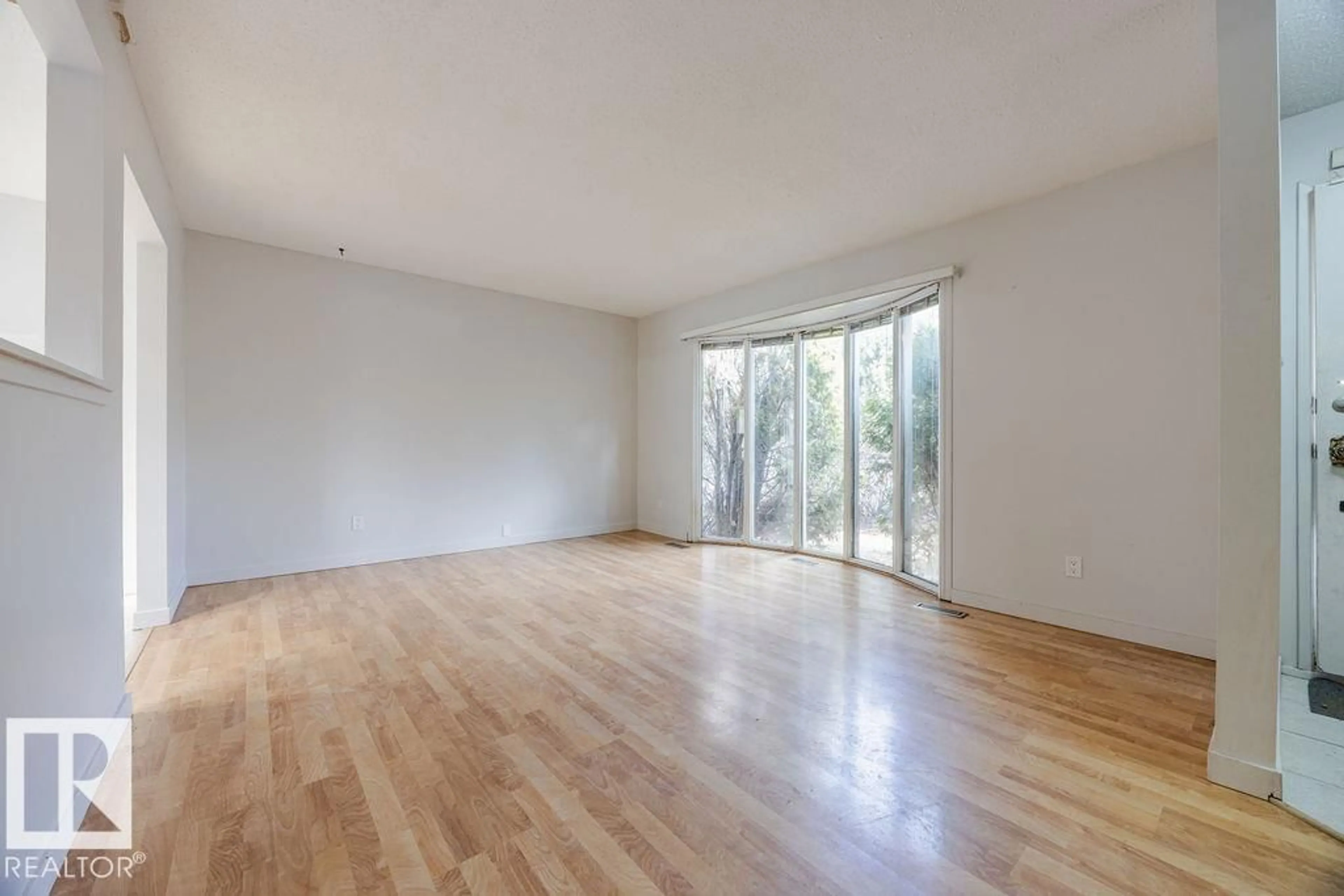 A pic of a room for 4324 70 ST, Edmonton Alberta T6K0V1
