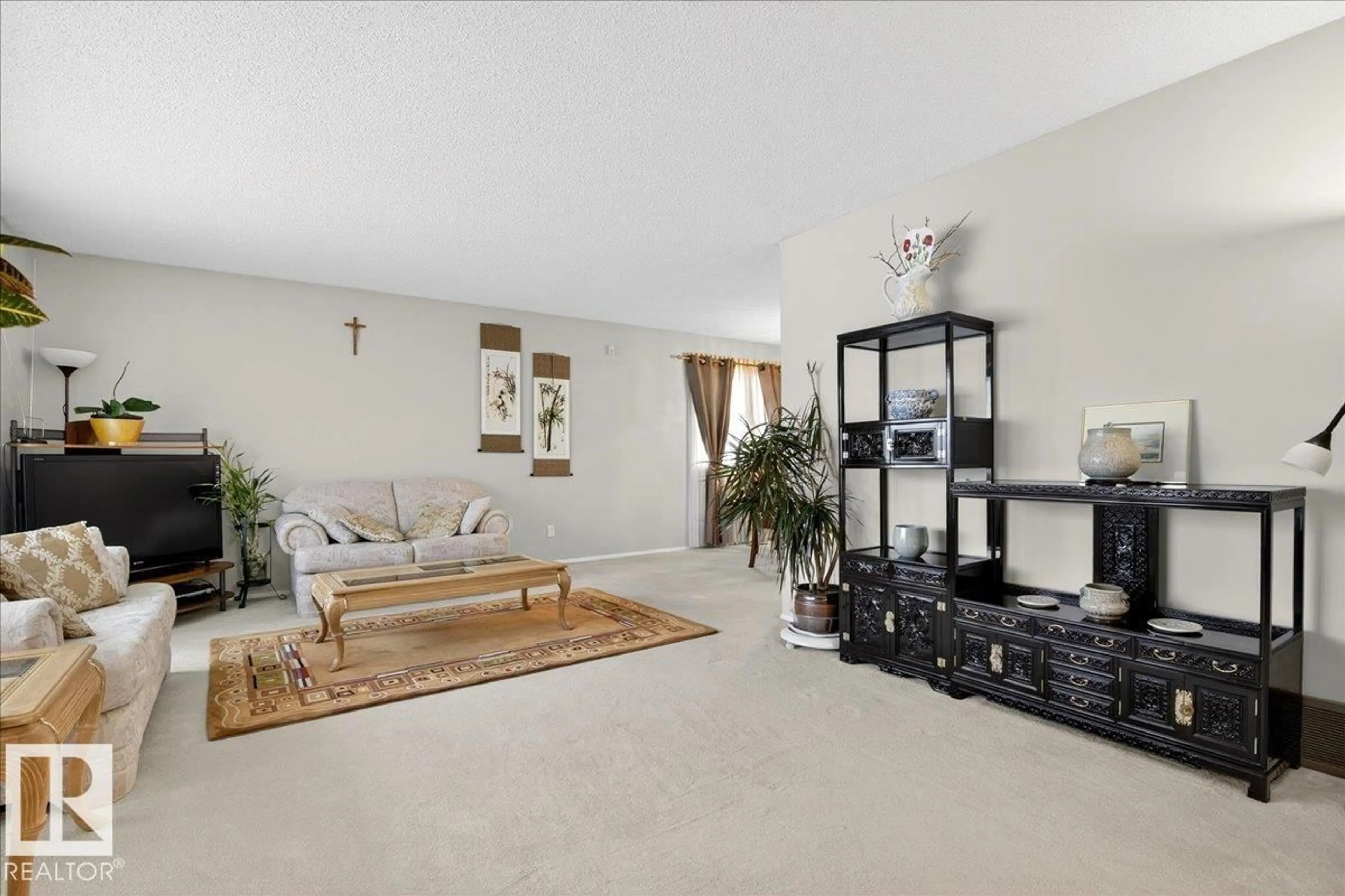 Living room with furniture, unknown for 391 LEE RIDGE RD, Edmonton Alberta T6K0N6