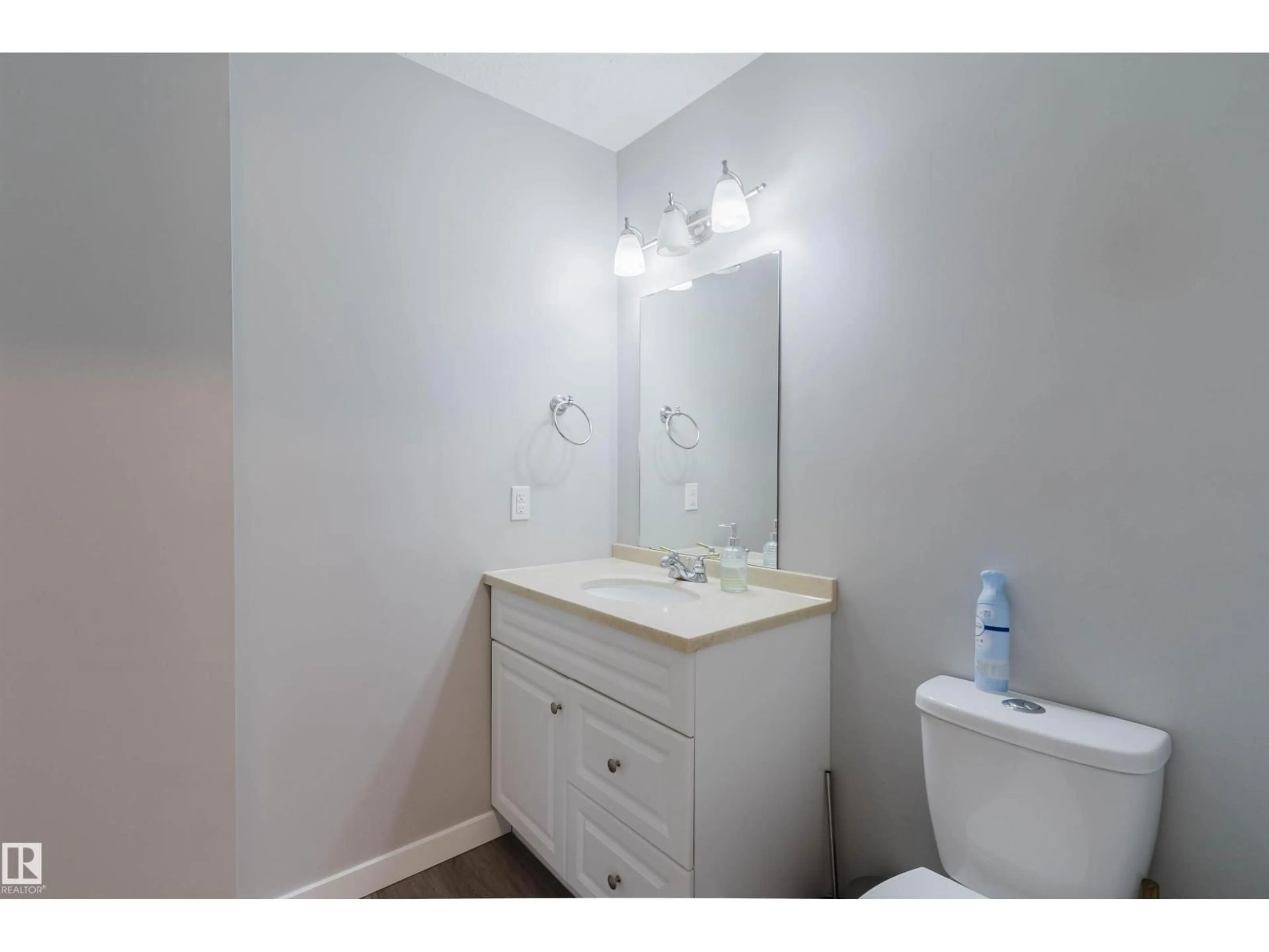 Standard bathroom, ceramic/tile floor for NW - 17308 61 AV, Edmonton Alberta T6M1E4