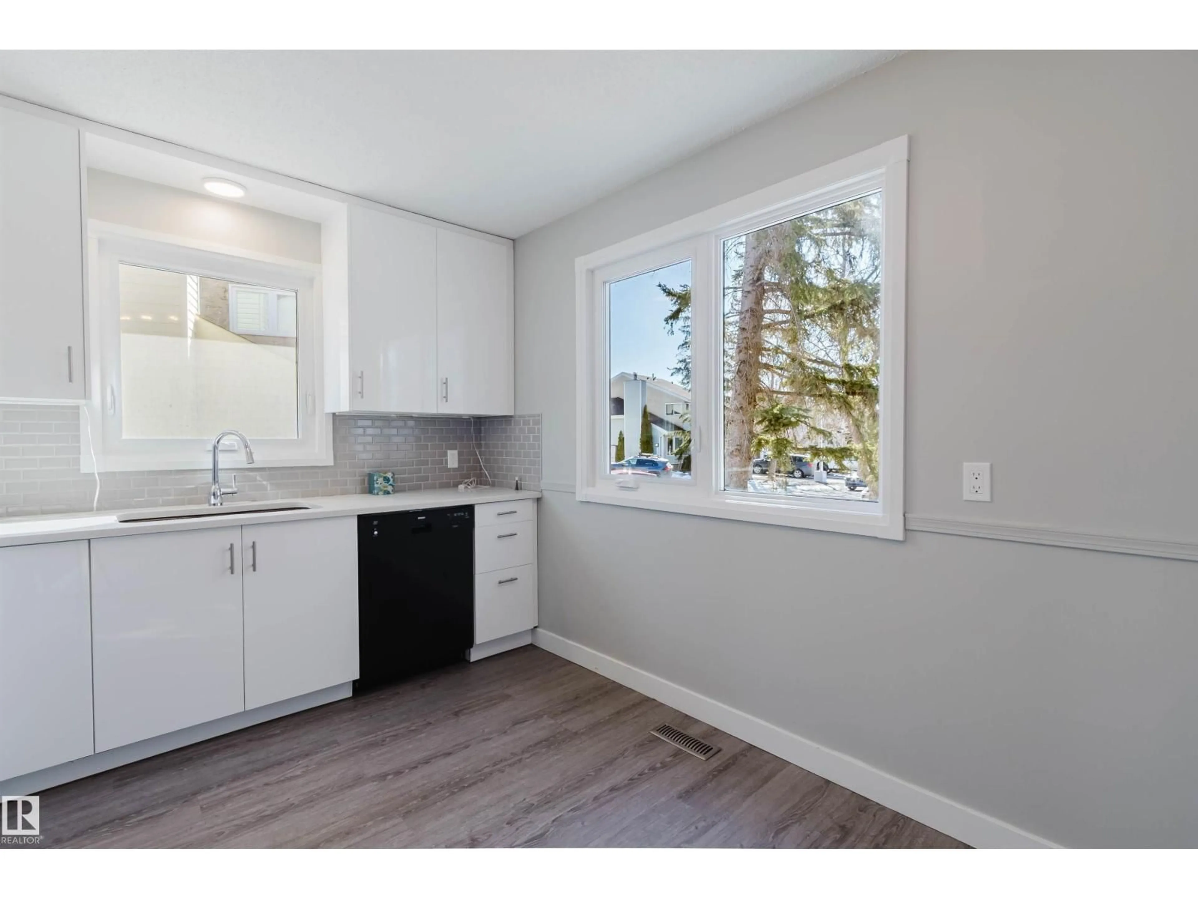 Unknown for NW - 17308 61 AV, Edmonton Alberta T6M1E4