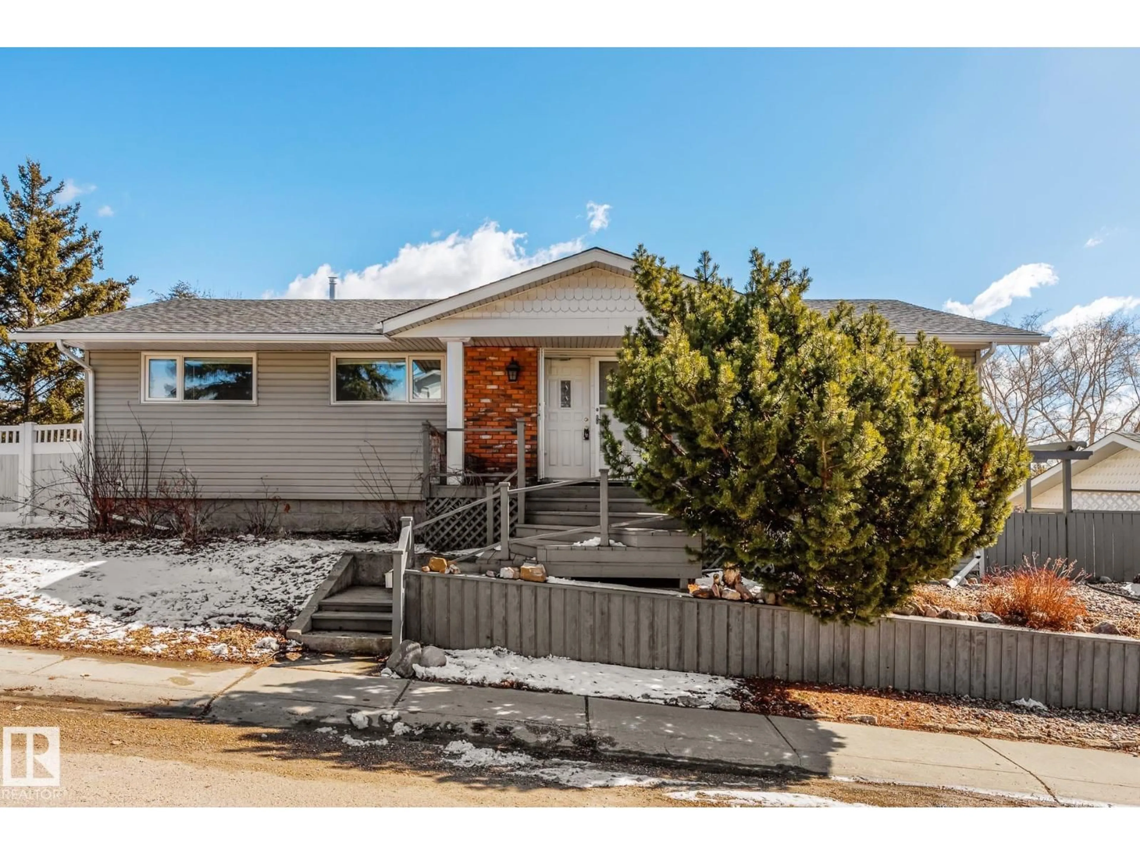 Home with vinyl exterior material, street for 2 BRAESIDE TC, Sherwood Park Alberta T8A3V6