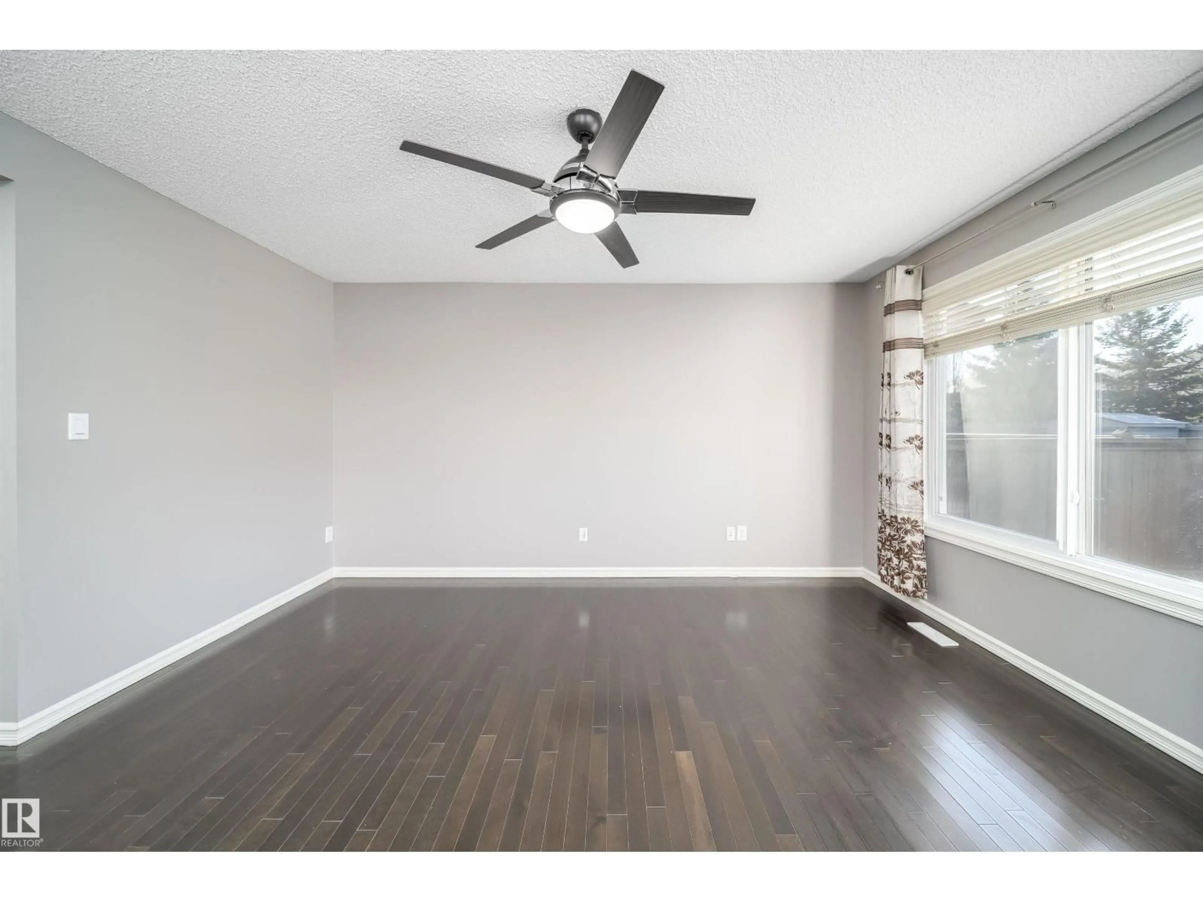 A pic of a room for 5935 6 AV, Edmonton Alberta T6X0G4
