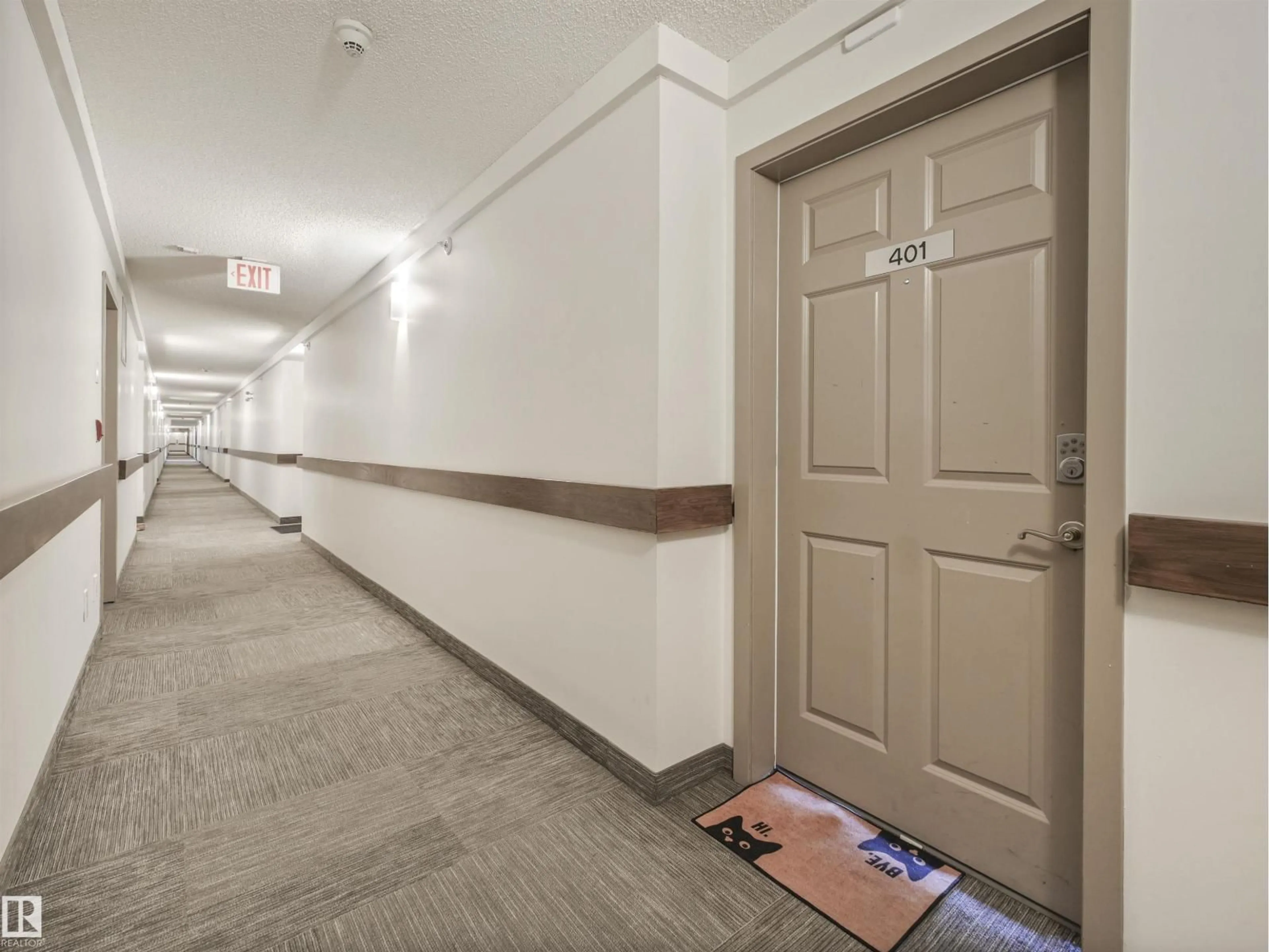 Indoor foyer for #401 - 12110 106 AV, Edmonton Alberta T5N4R9