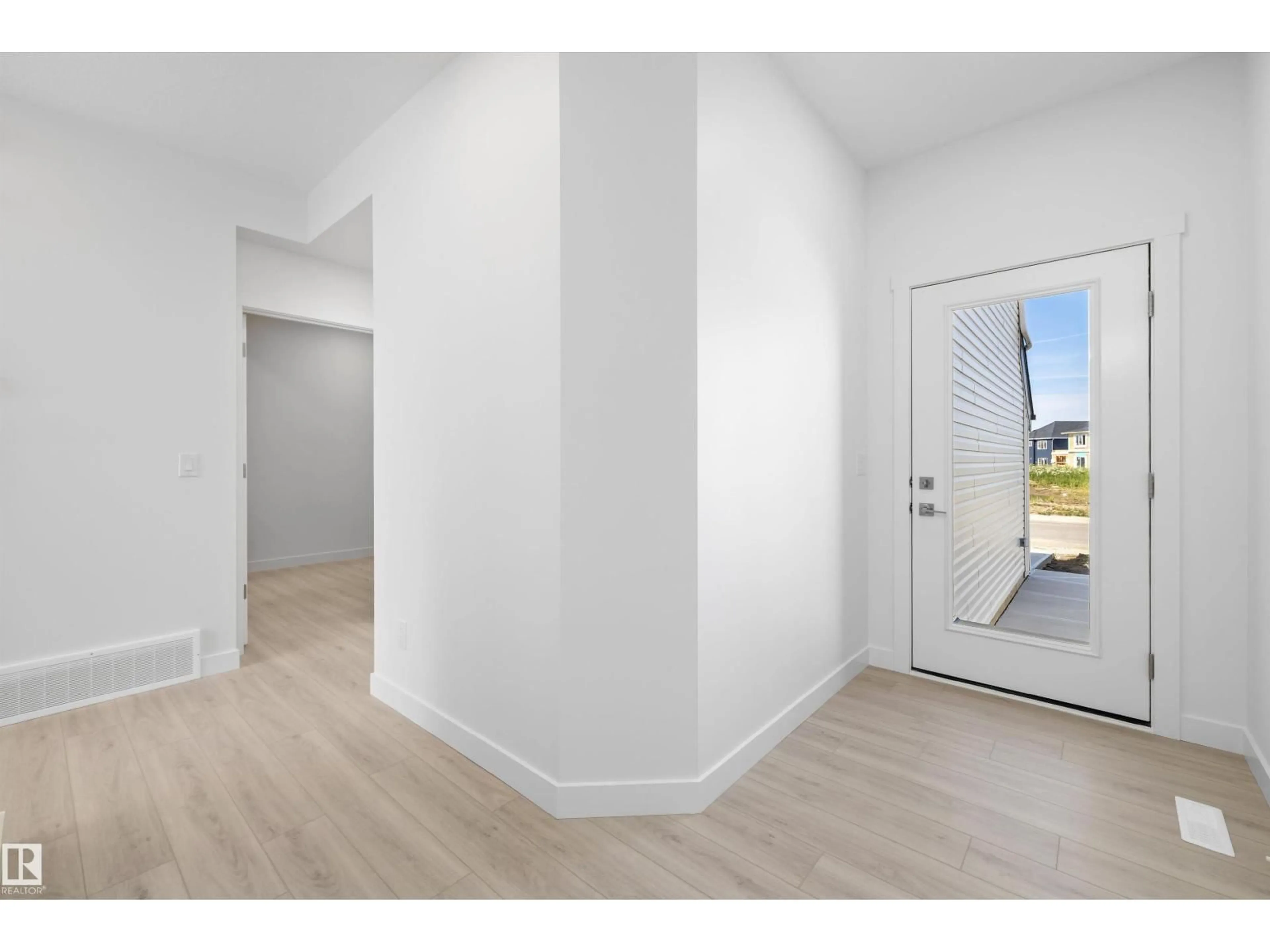 Indoor entryway for SW - 5011 CAWSEY LI, Edmonton Alberta T6W5G4