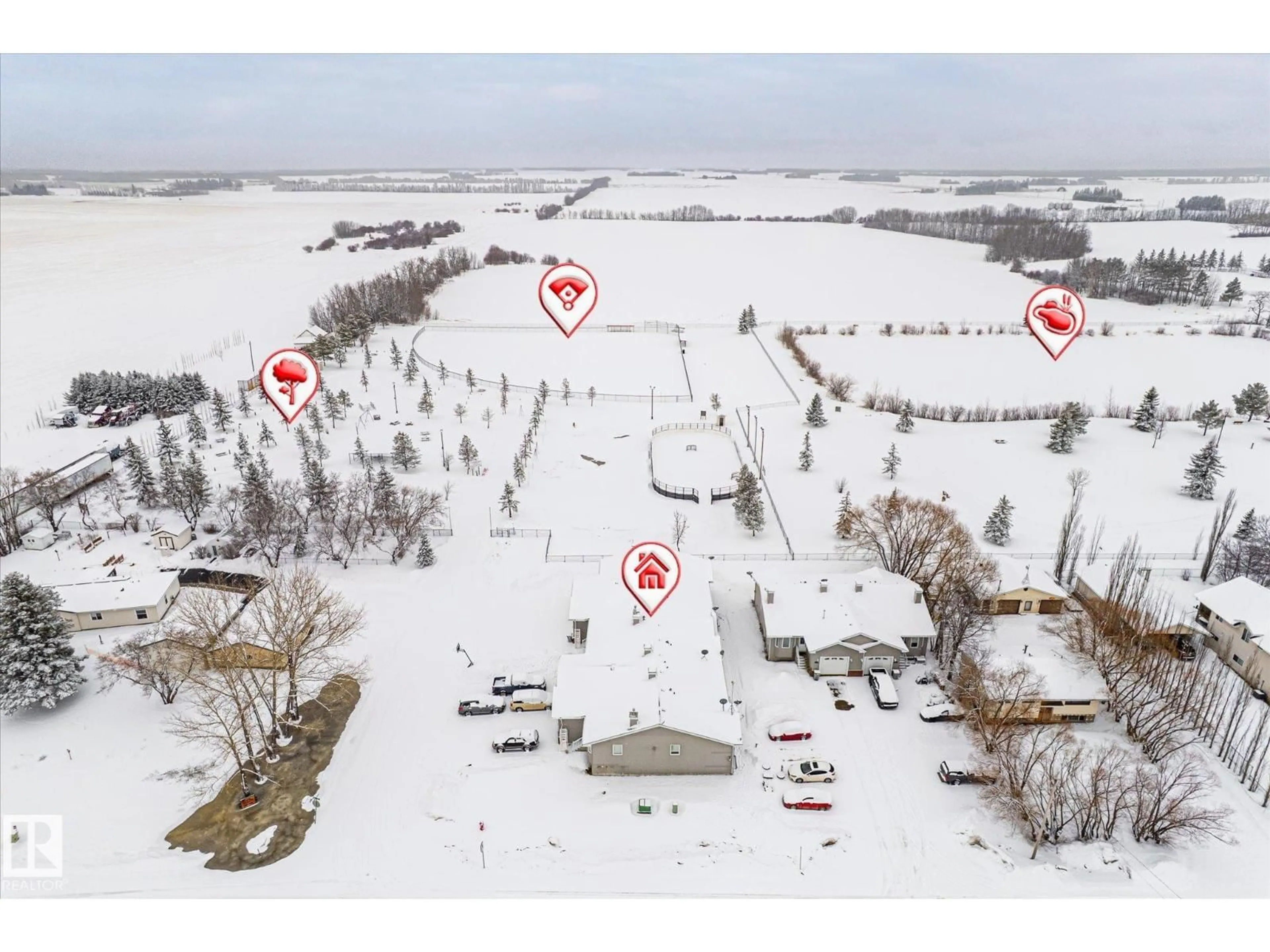 A pic from outside/outdoor area/front of a property/back of a property/a pic from drone, street for 5 - 4902B 43 ST, Legal Alberta T0G1L0