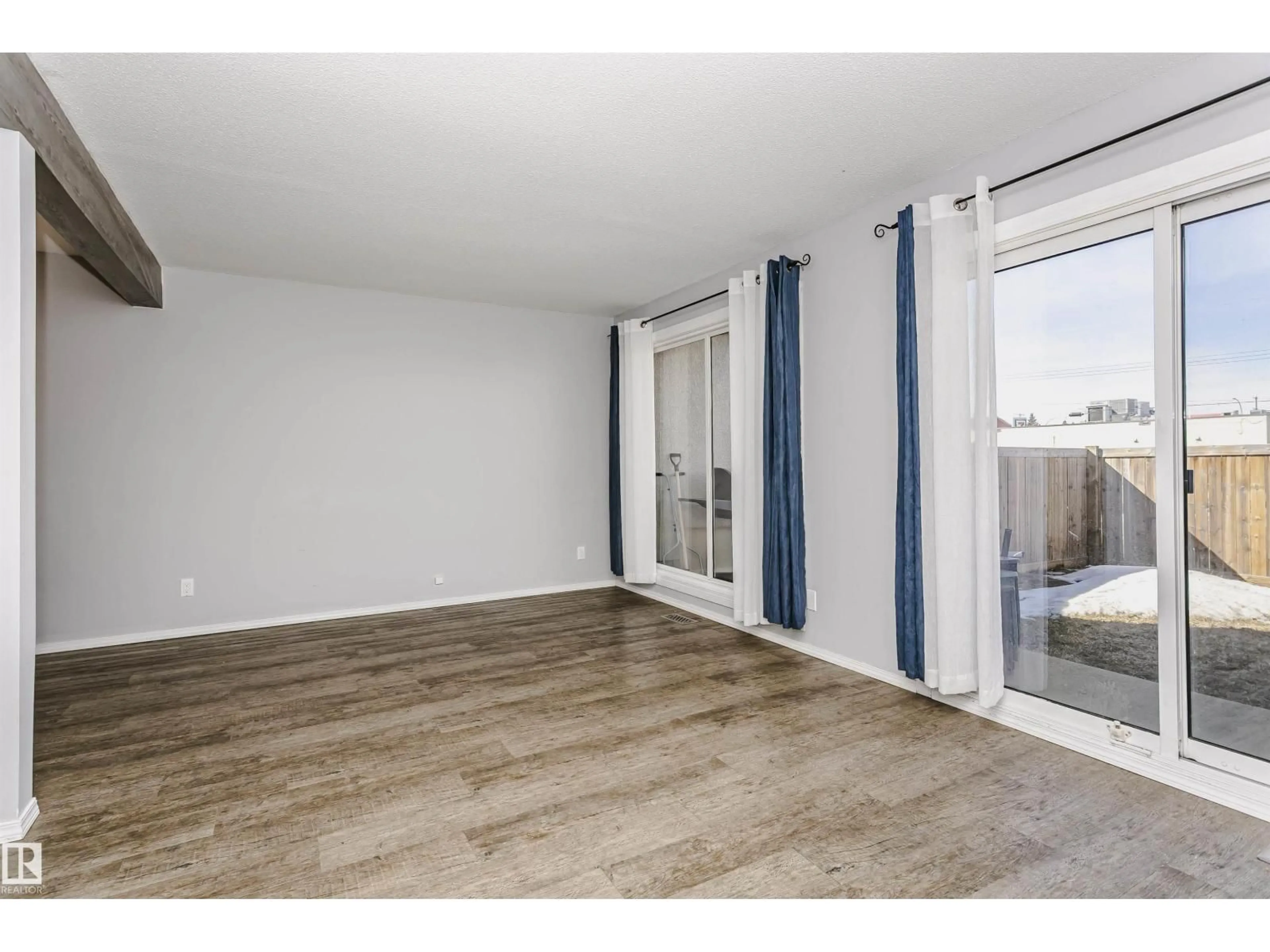 A pic of a room for 8109 132A AV, Edmonton Alberta T5C2C9