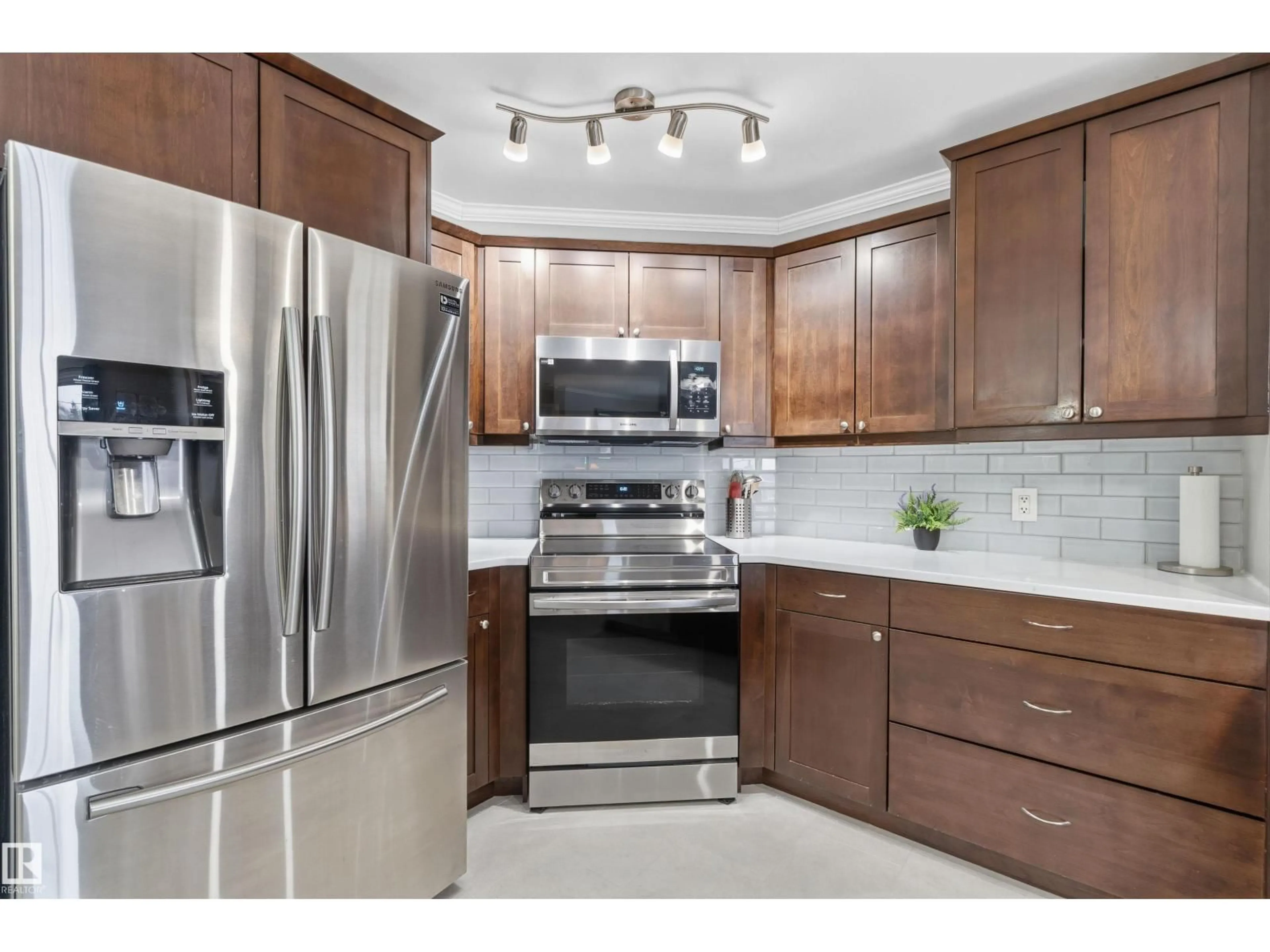 Standard kitchen, ceramic/tile floor for 3302 - 901 16 ST, Cold Lake Alberta T9M0C3