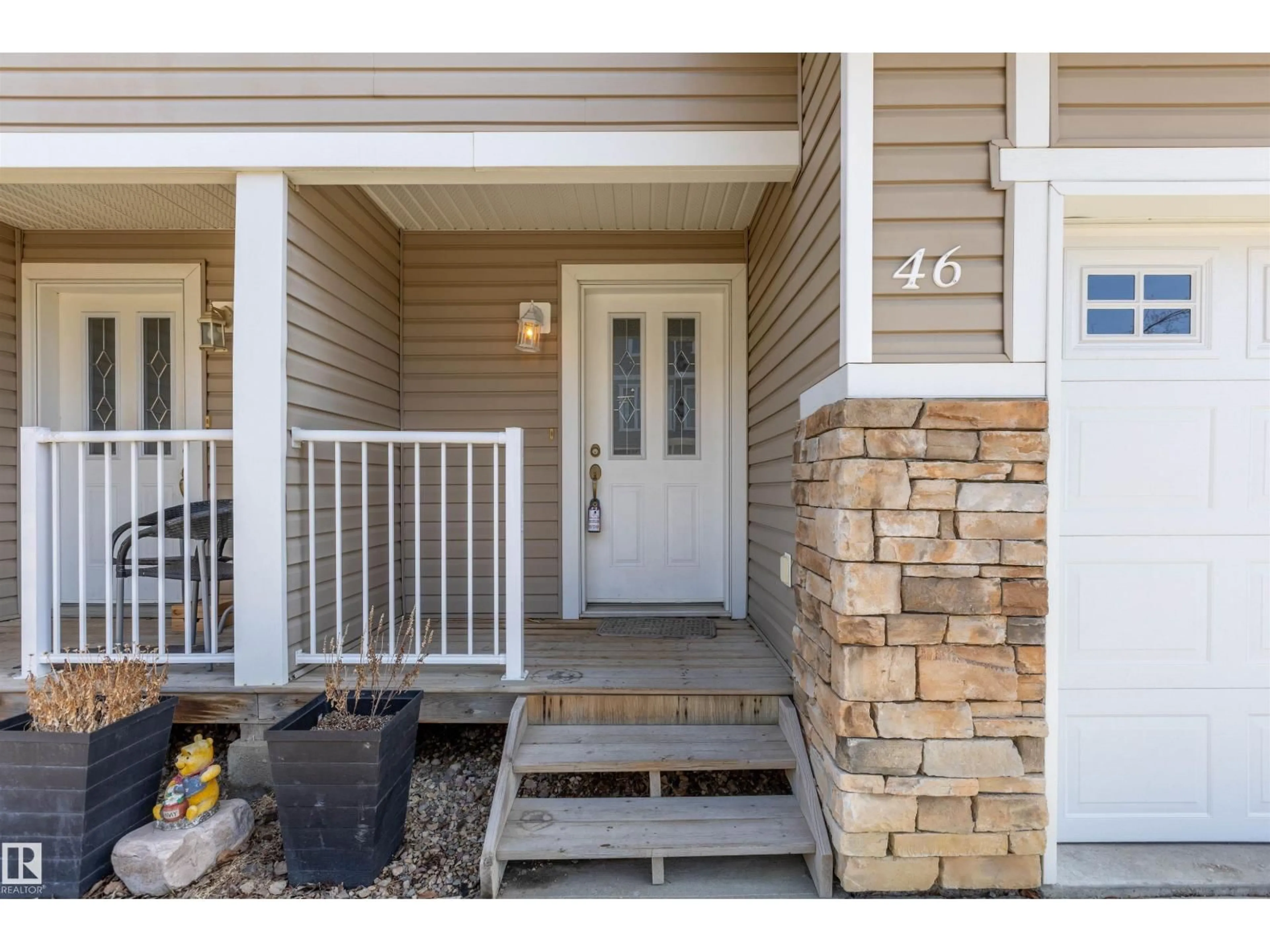Indoor entryway for 46 - 9904 101 AV, Morinville Alberta T8R0E2
