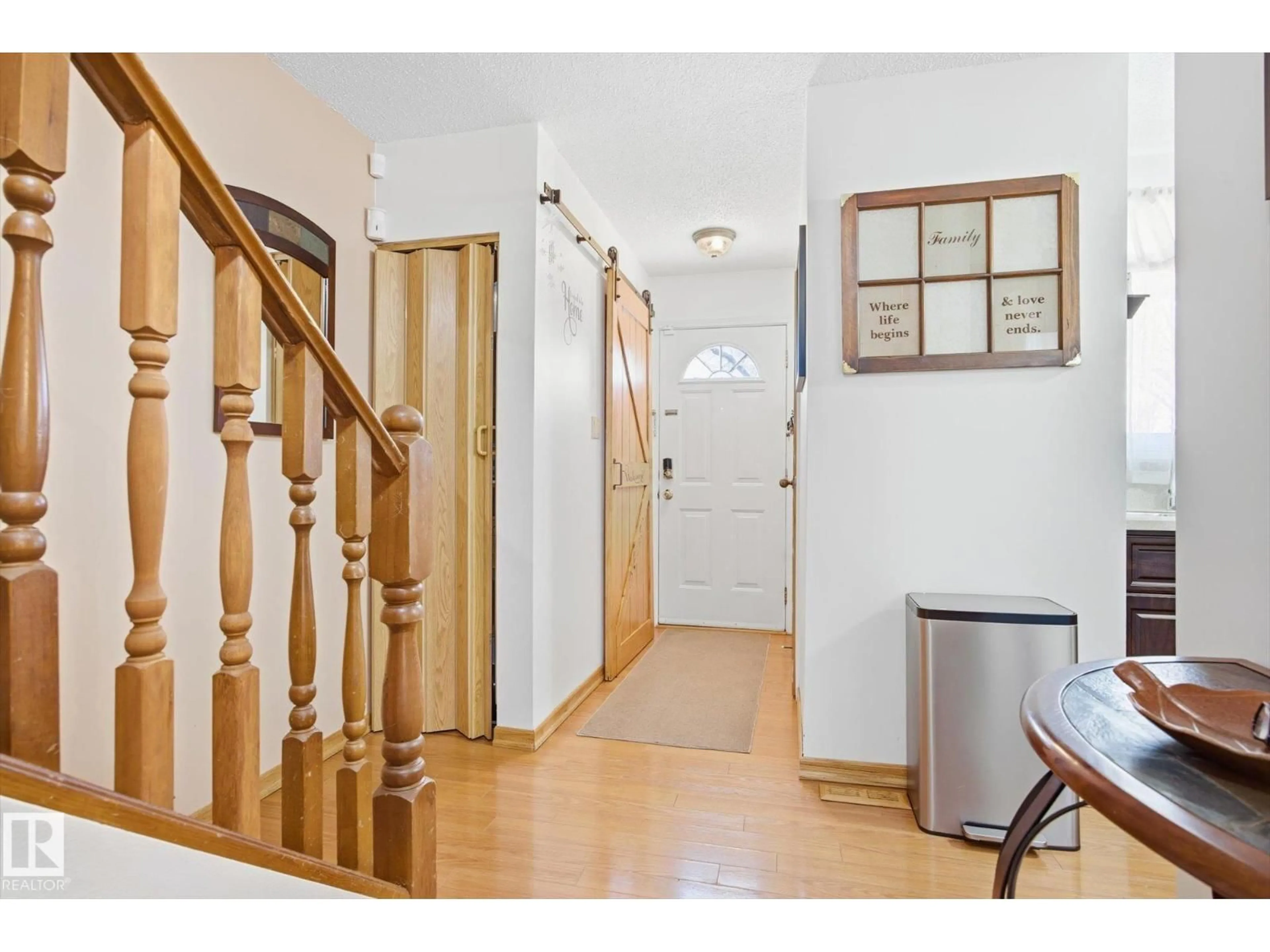 Indoor entryway for 3237 142 AV, Edmonton Alberta T5Y1H9