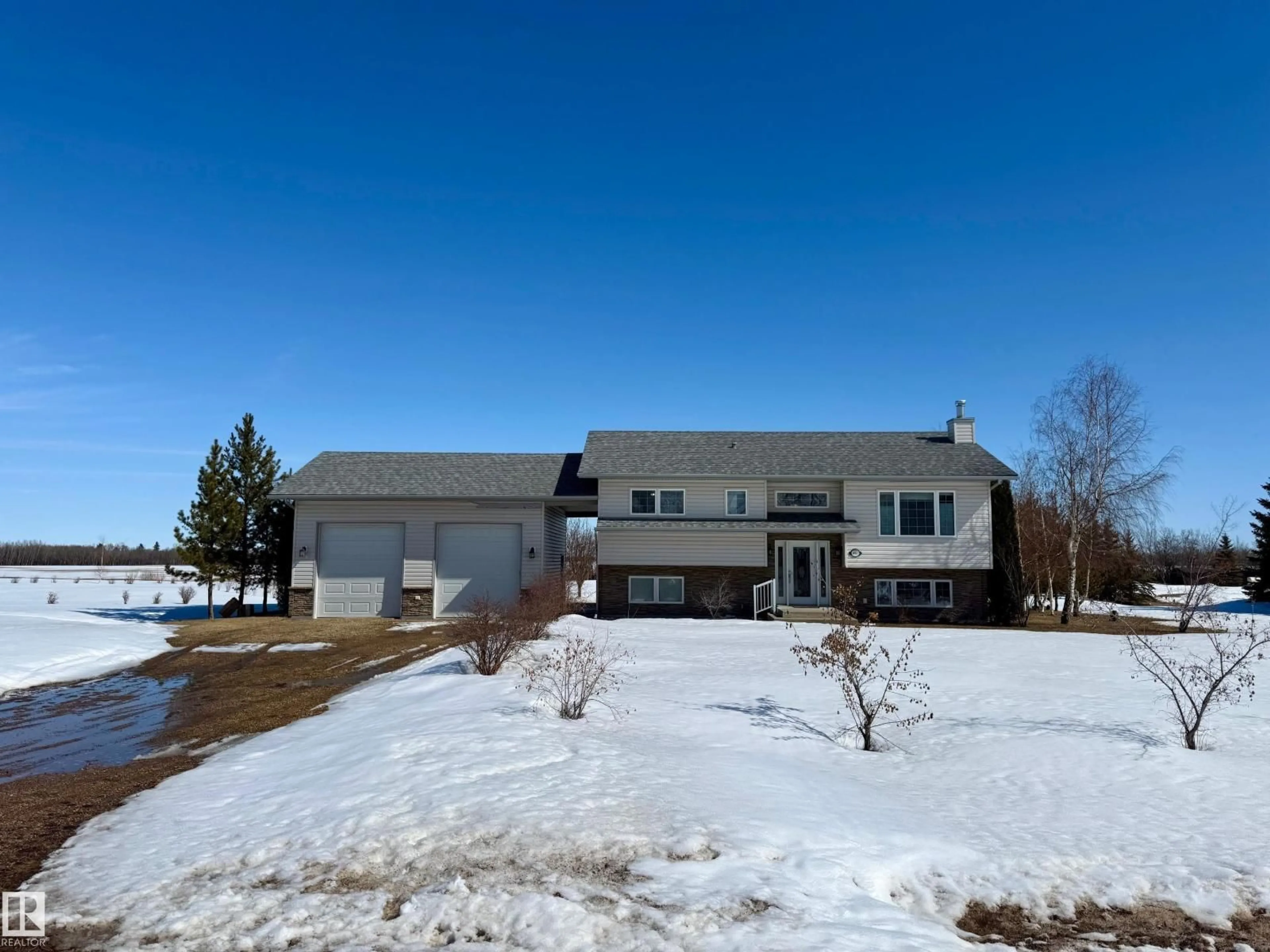 A pic from outside/outdoor area/front of a property/back of a property/a pic from drone, water/lake/river/ocean view for 8001 FIRST ST, Fort Saskatchewan Alberta T8L4E5