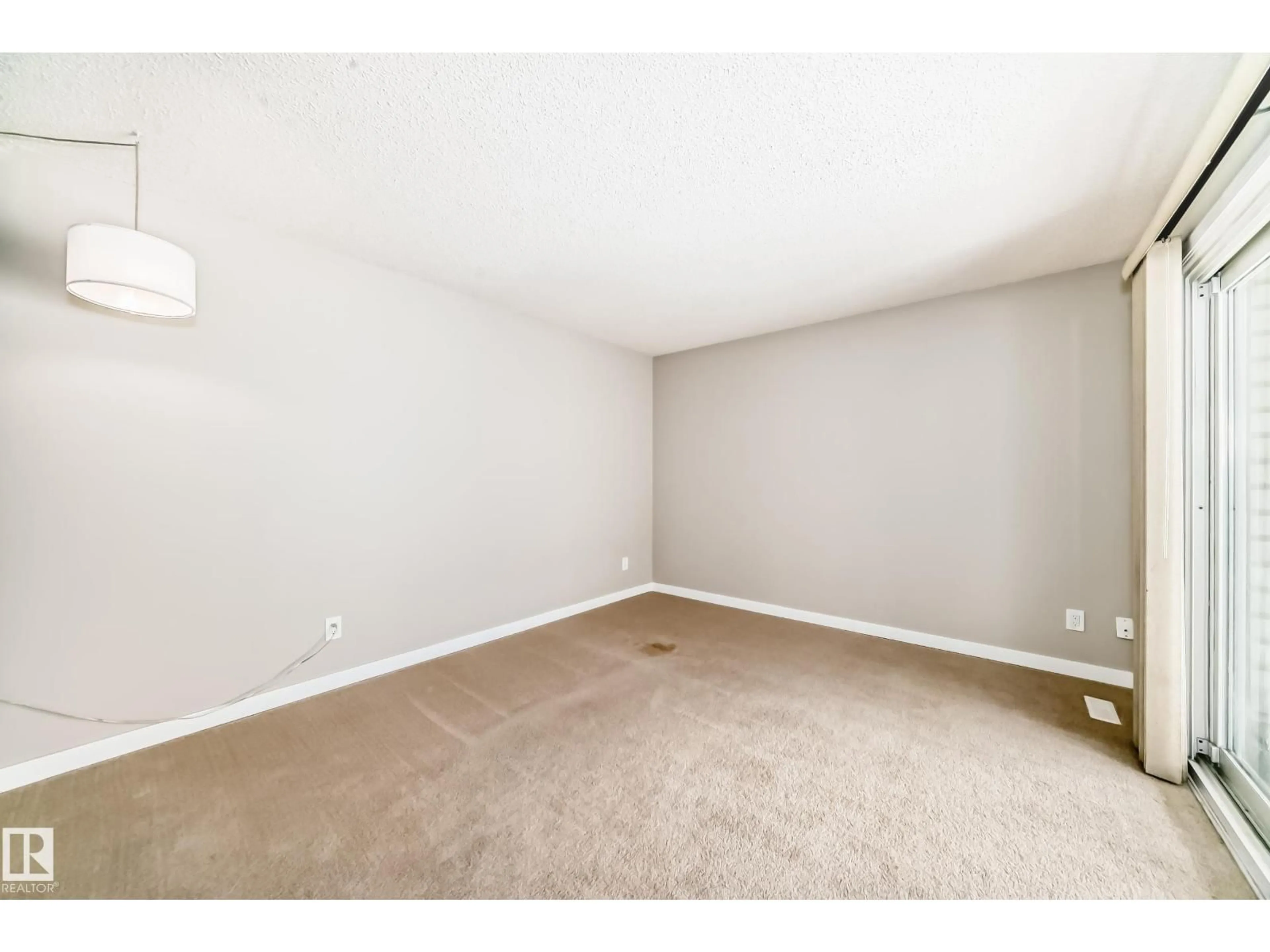 A pic of a room for 6 WOODVALE VG, Edmonton Alberta T6L1W4