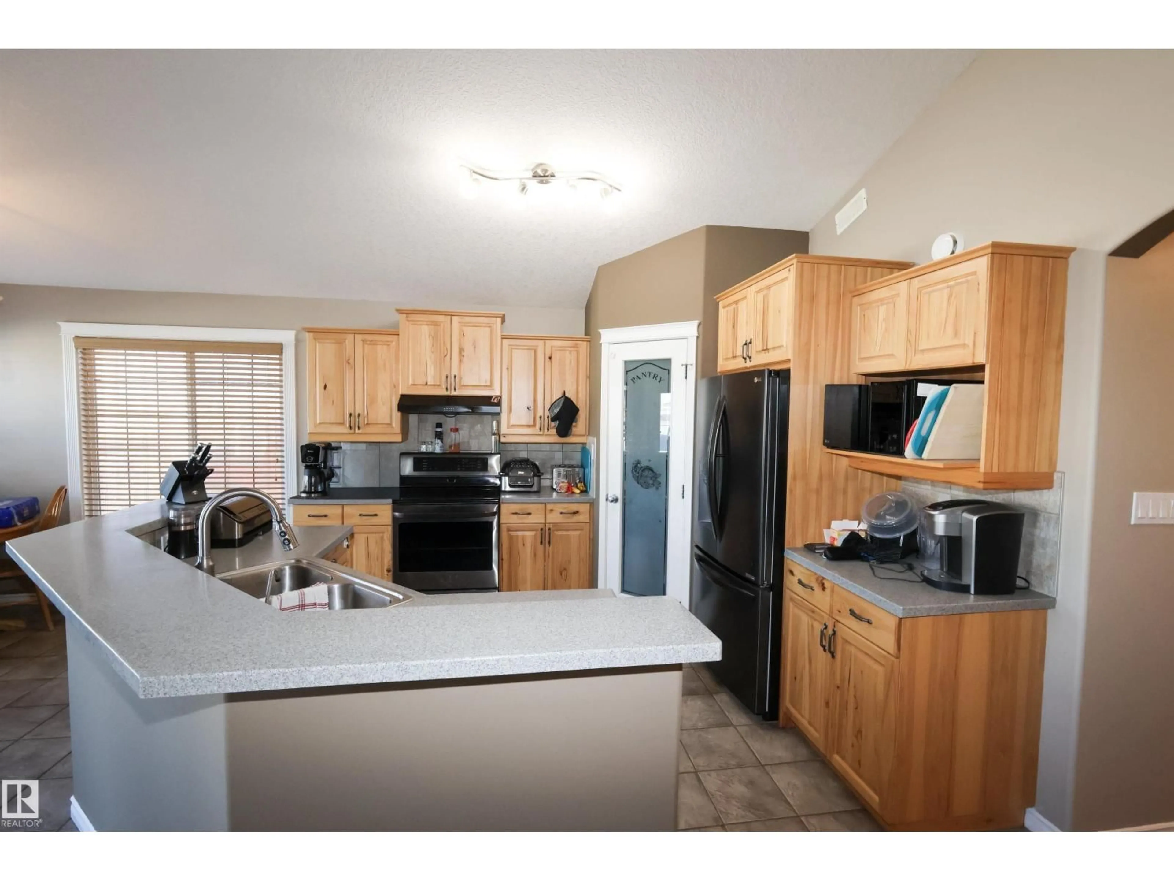 Unknown for 9701 87 ST, Morinville Alberta T8R1V2