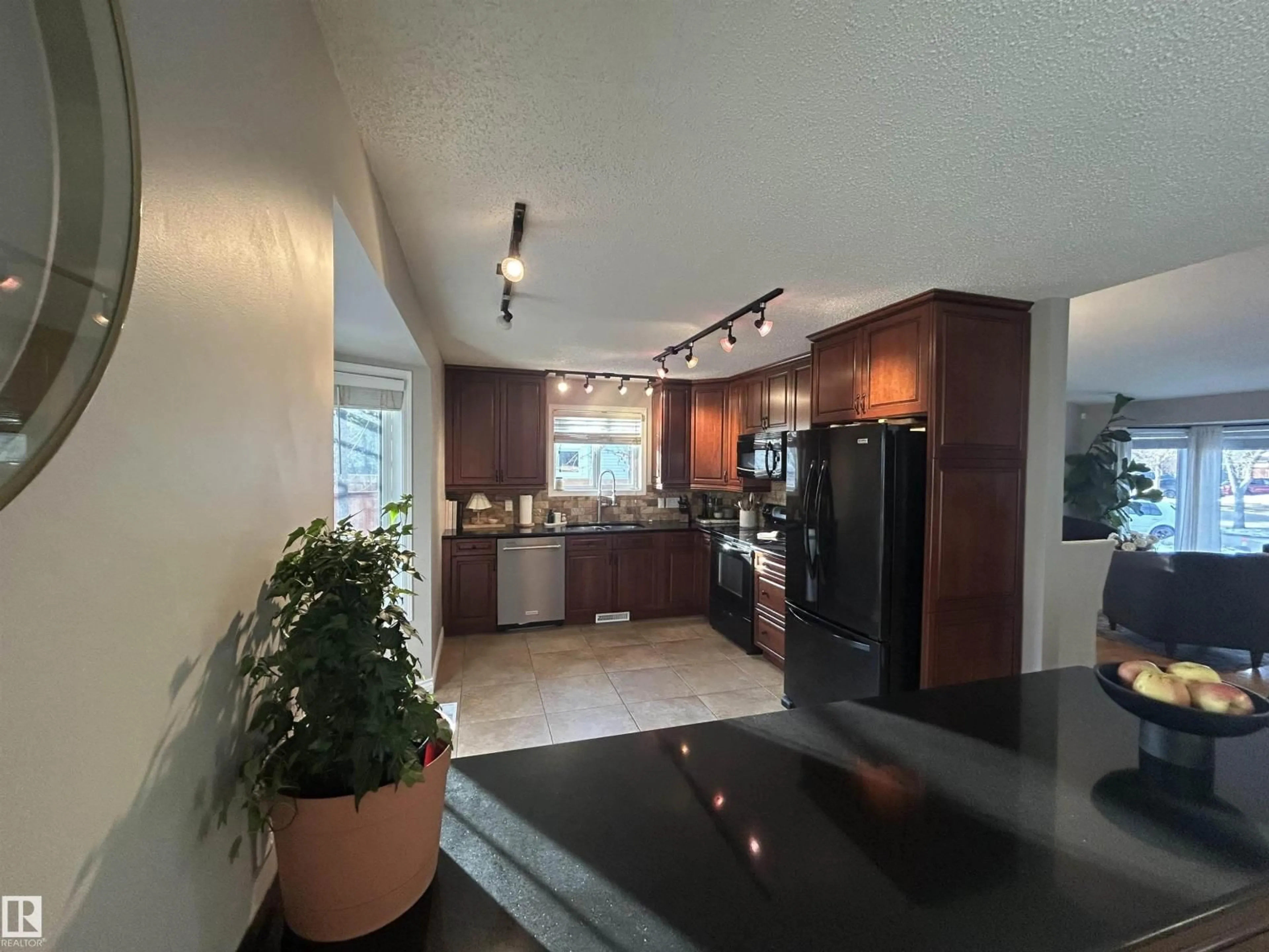 Open concept kitchen, ceramic/tile floor for 21 DURAND PL, St. Albert Alberta T8N5L6