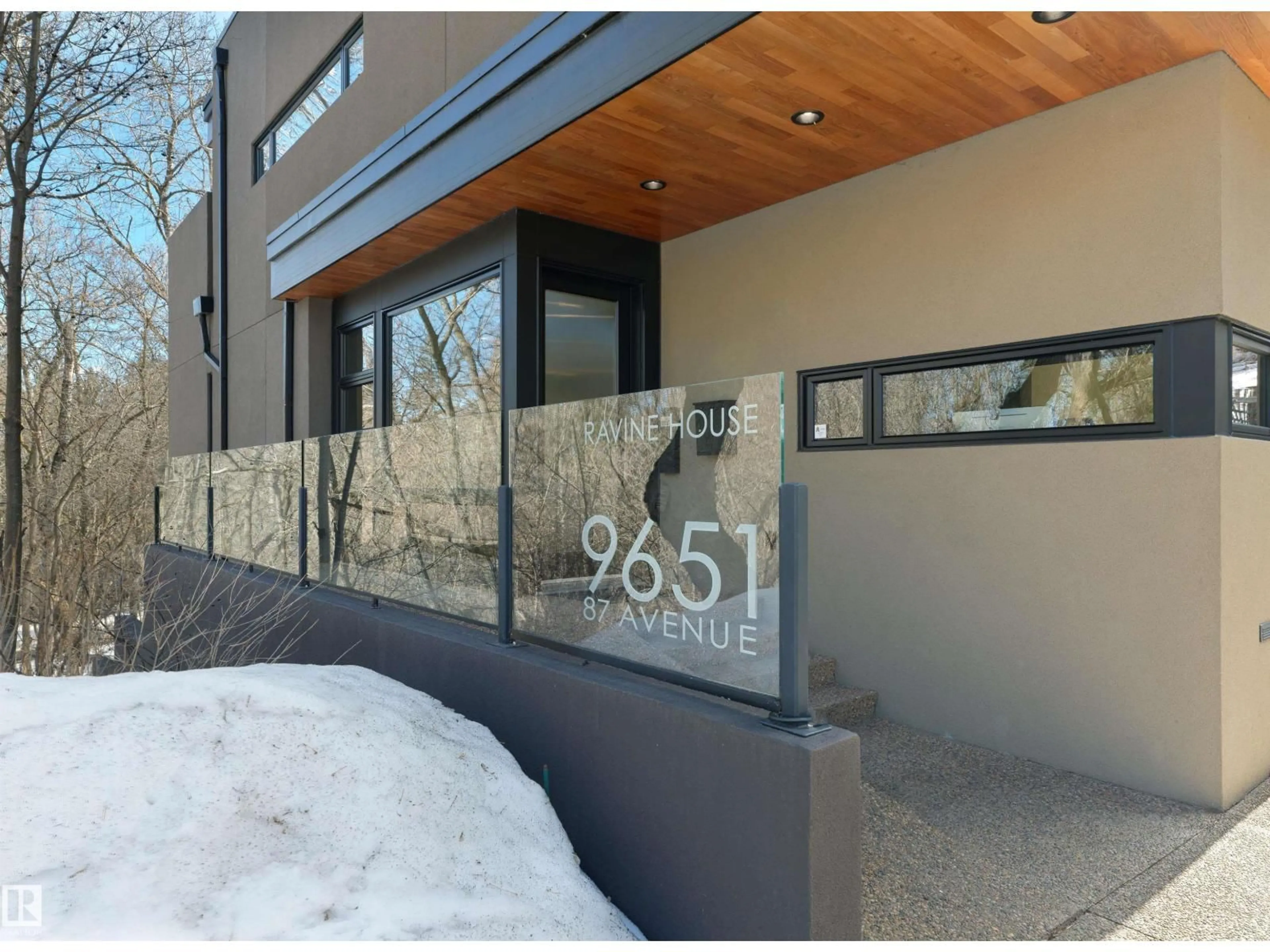 Unknown for 9651 87 AV, Edmonton Alberta T6C1K5