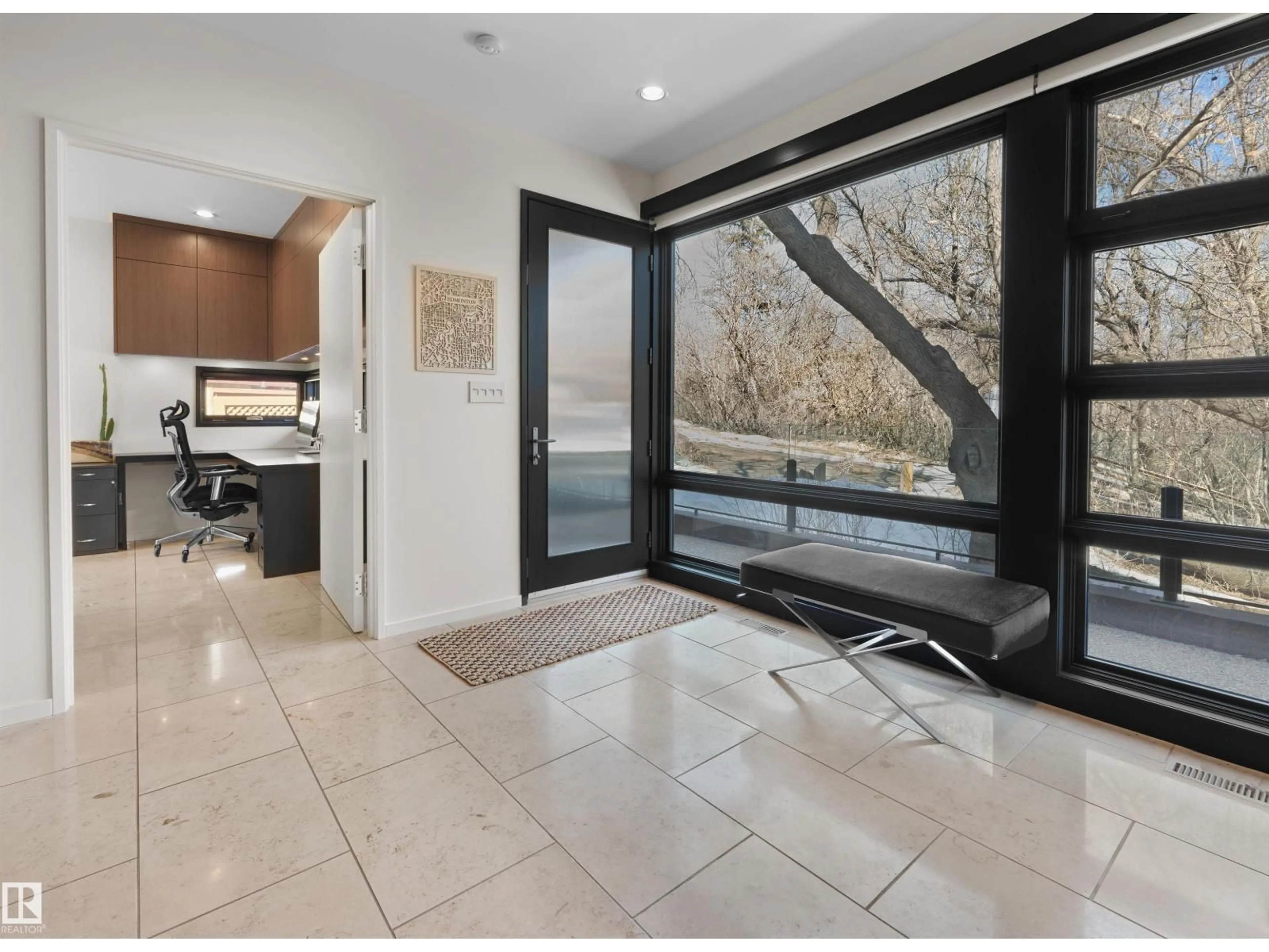 Indoor entryway for 9651 87 AV, Edmonton Alberta T6C1K5