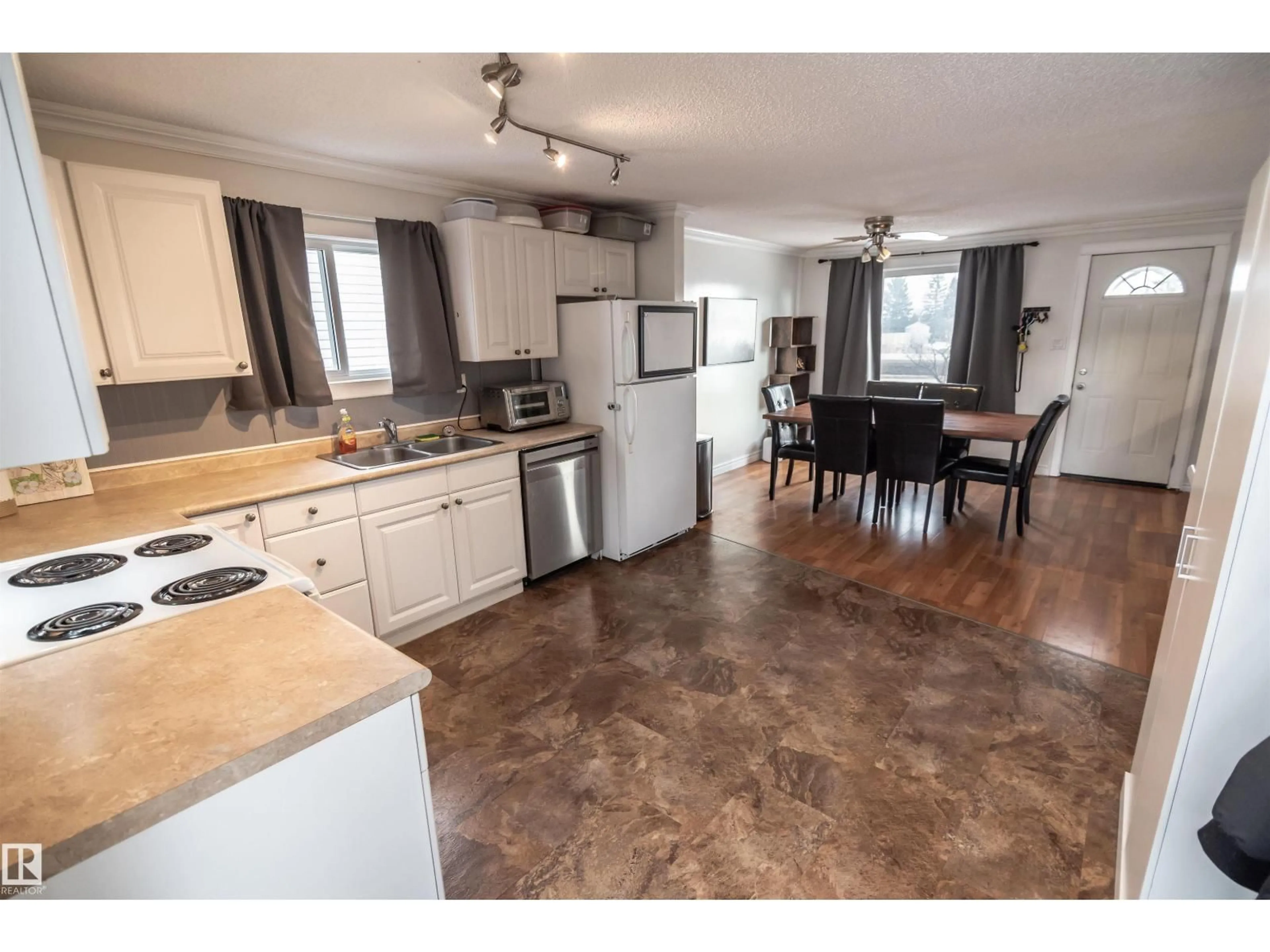 Open concept kitchen, unknown for 4527 47 ST, Rural Lac Ste. Anne County Alberta T0E0A0