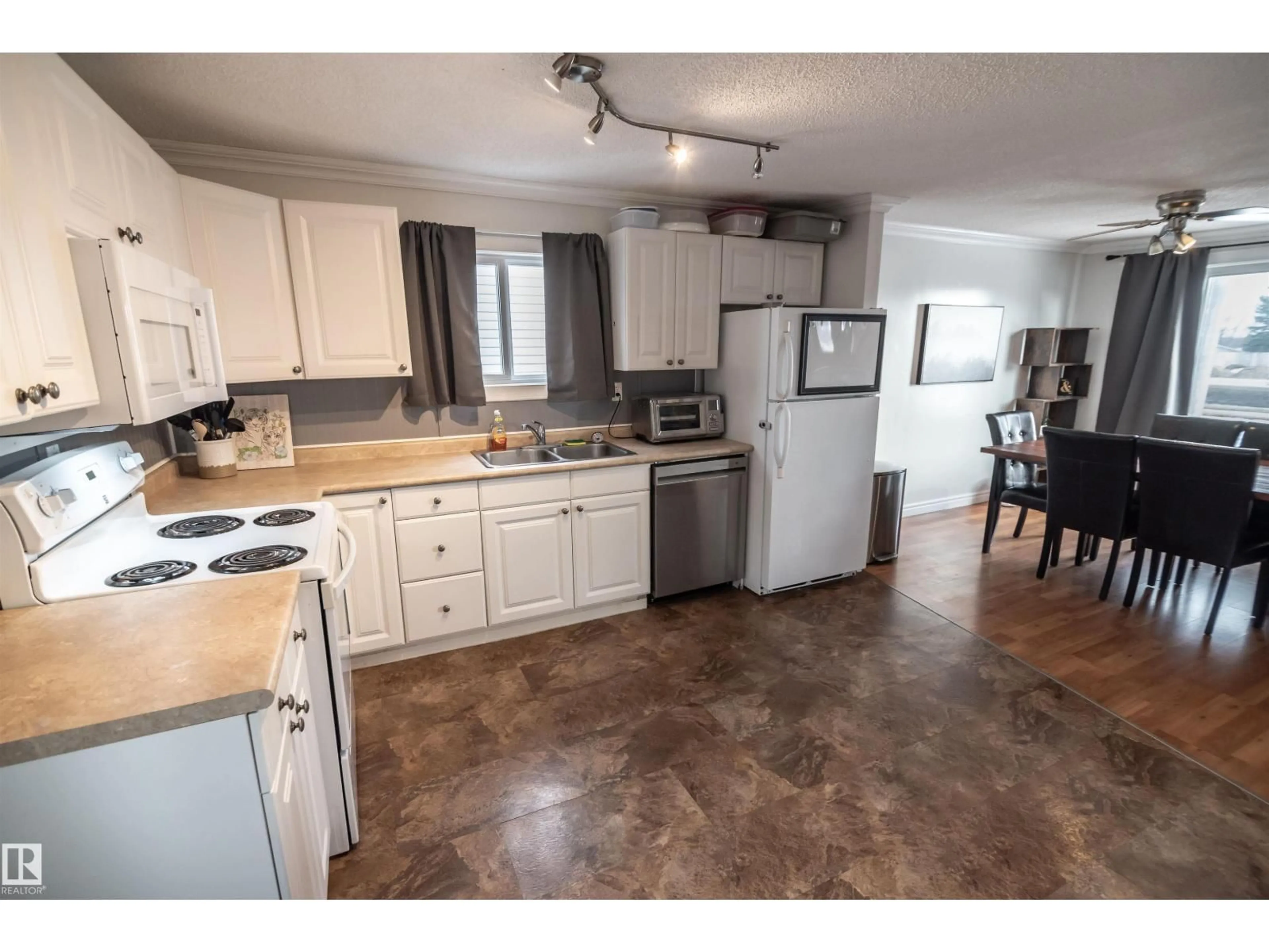 Standard kitchen, ceramic/tile floor for 4527 47 ST, Rural Lac Ste. Anne County Alberta T0E0A0