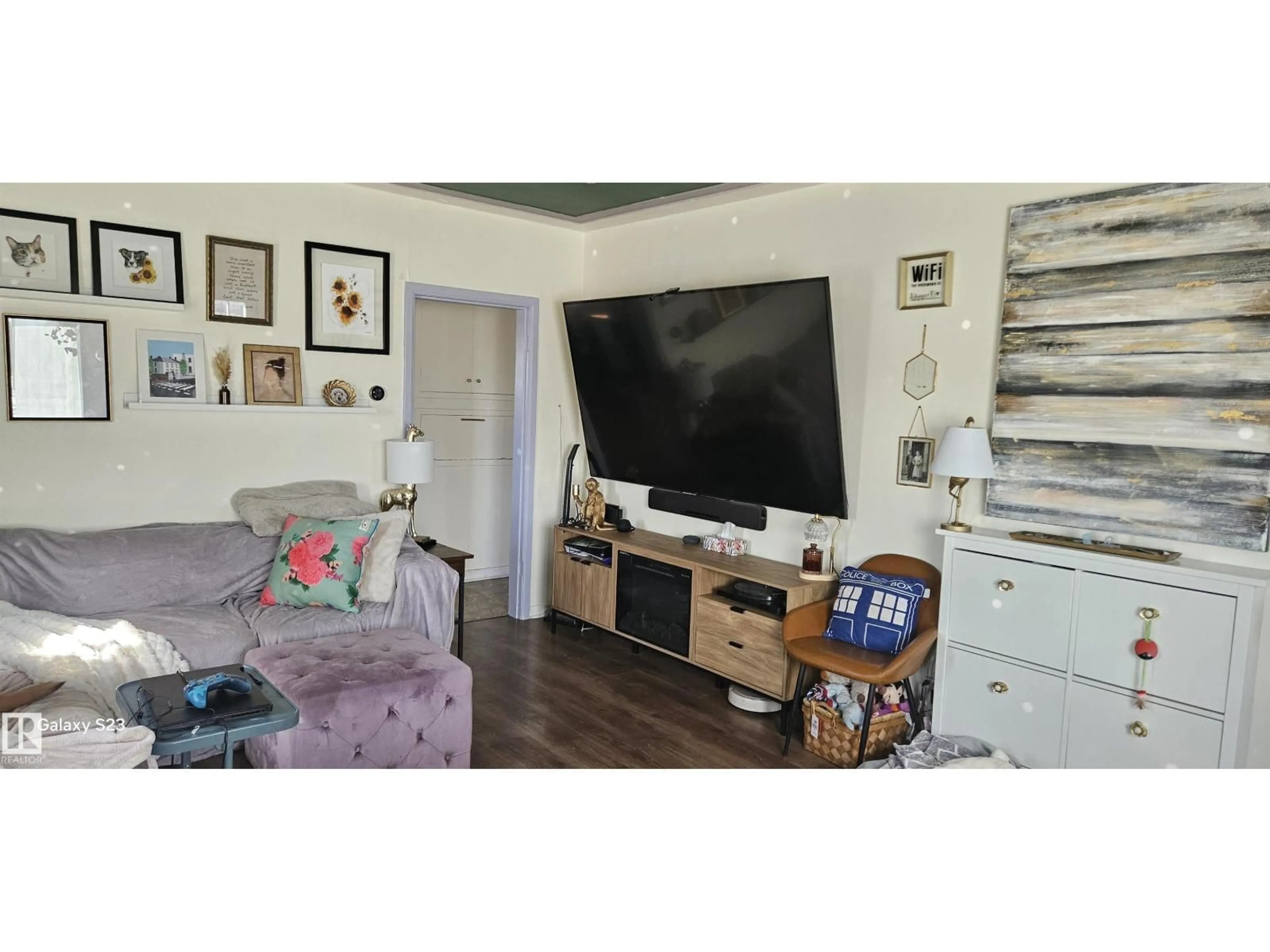 A pic of a room for NW - 11702 79 ST, Edmonton Alberta T5B2K7