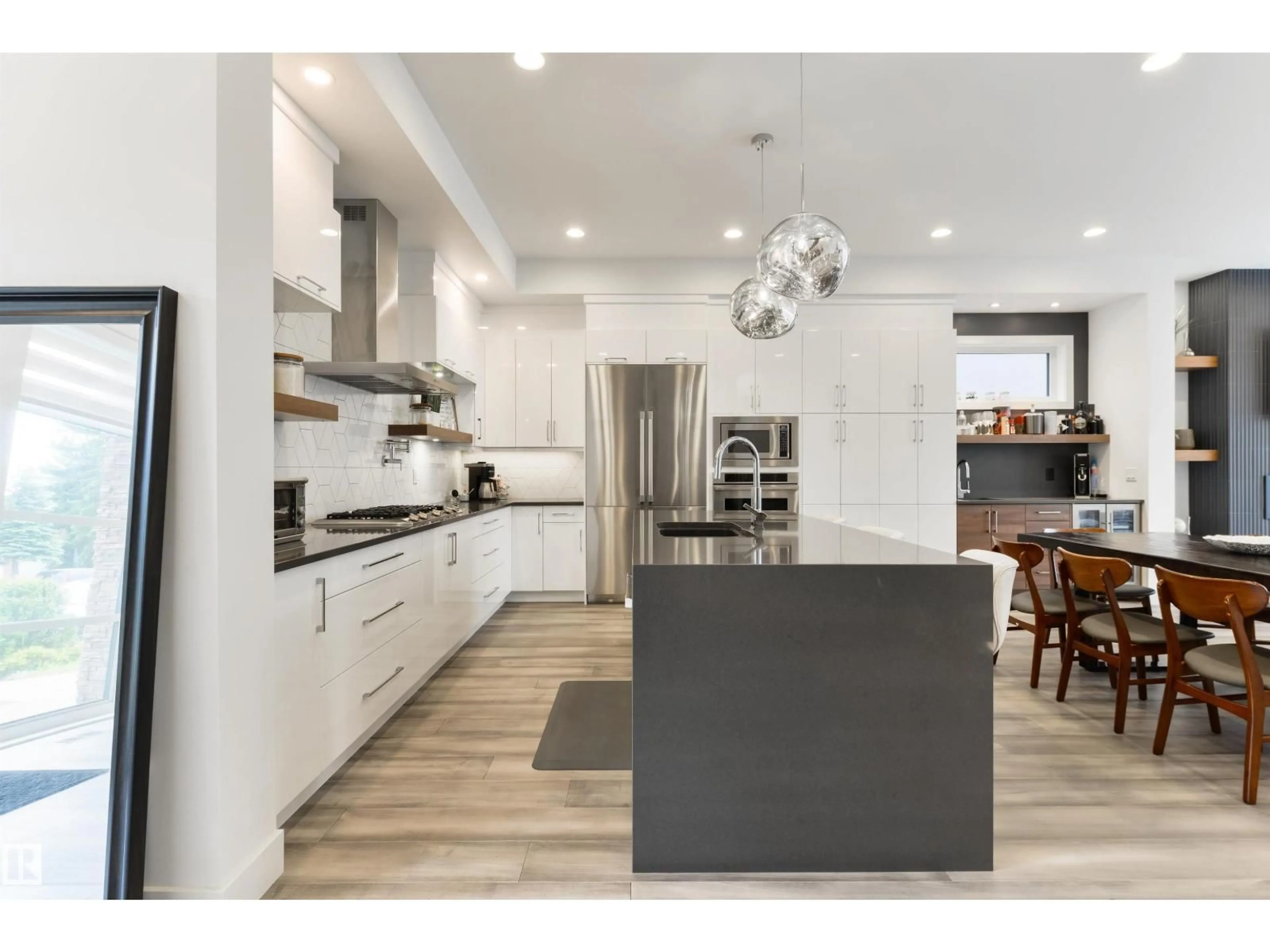 Contemporary kitchen, unknown for 12444 LANSDOWNE DR, Edmonton Alberta T6H4L5