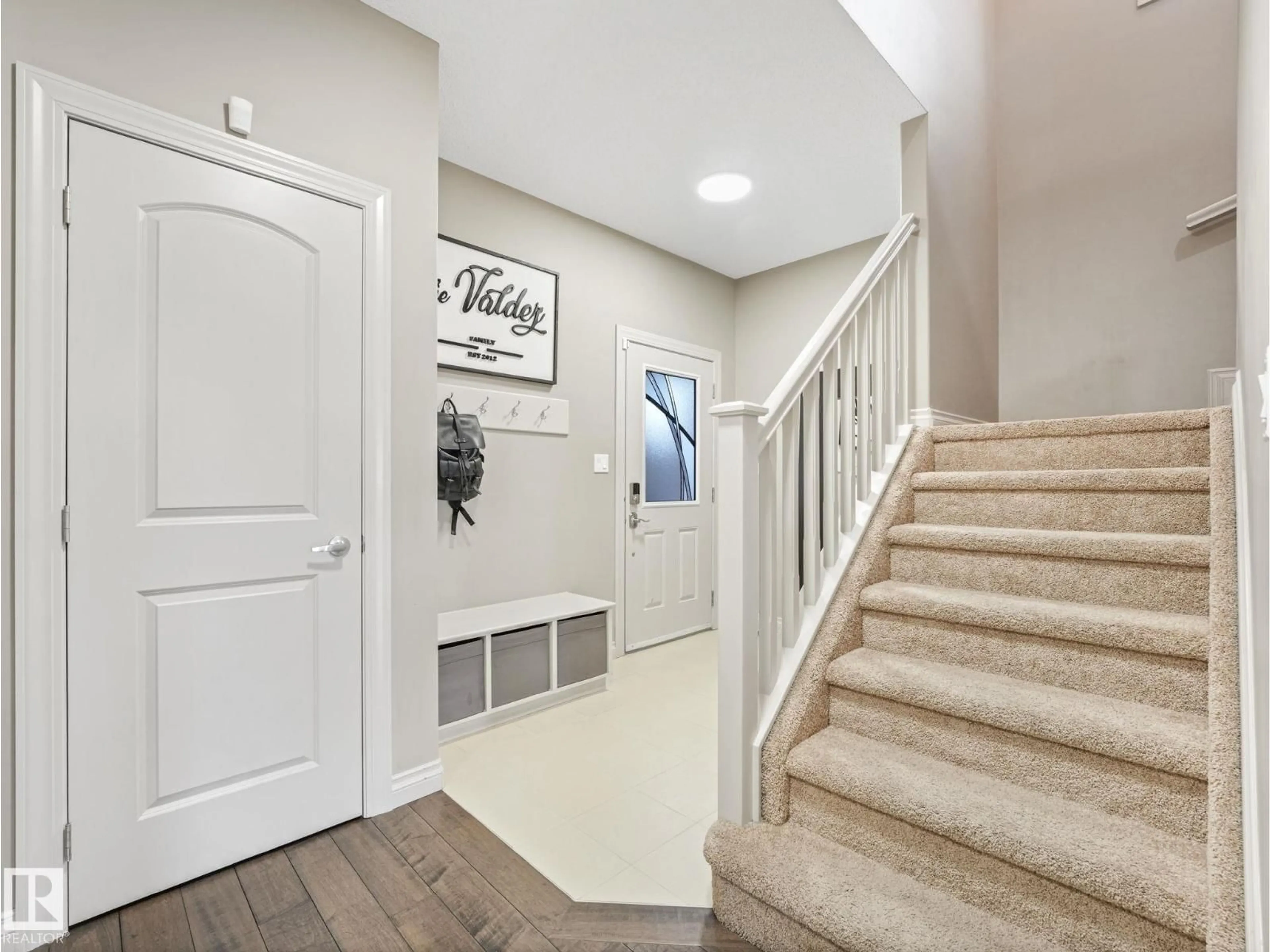 Indoor entryway for SW - 16412 12 AV, Edmonton Alberta T6W3K4
