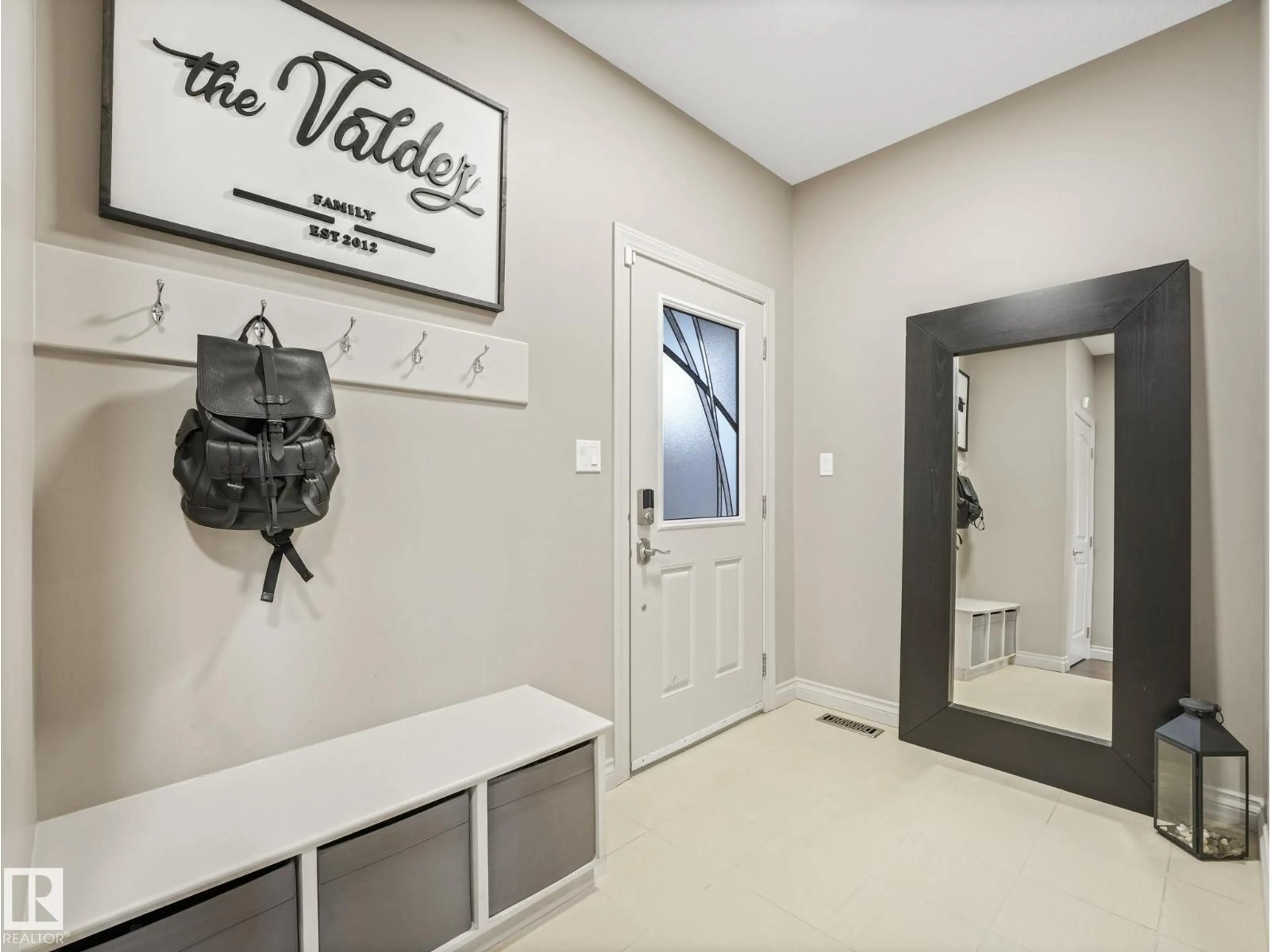Indoor entryway for SW - 16412 12 AV, Edmonton Alberta T6W3K4