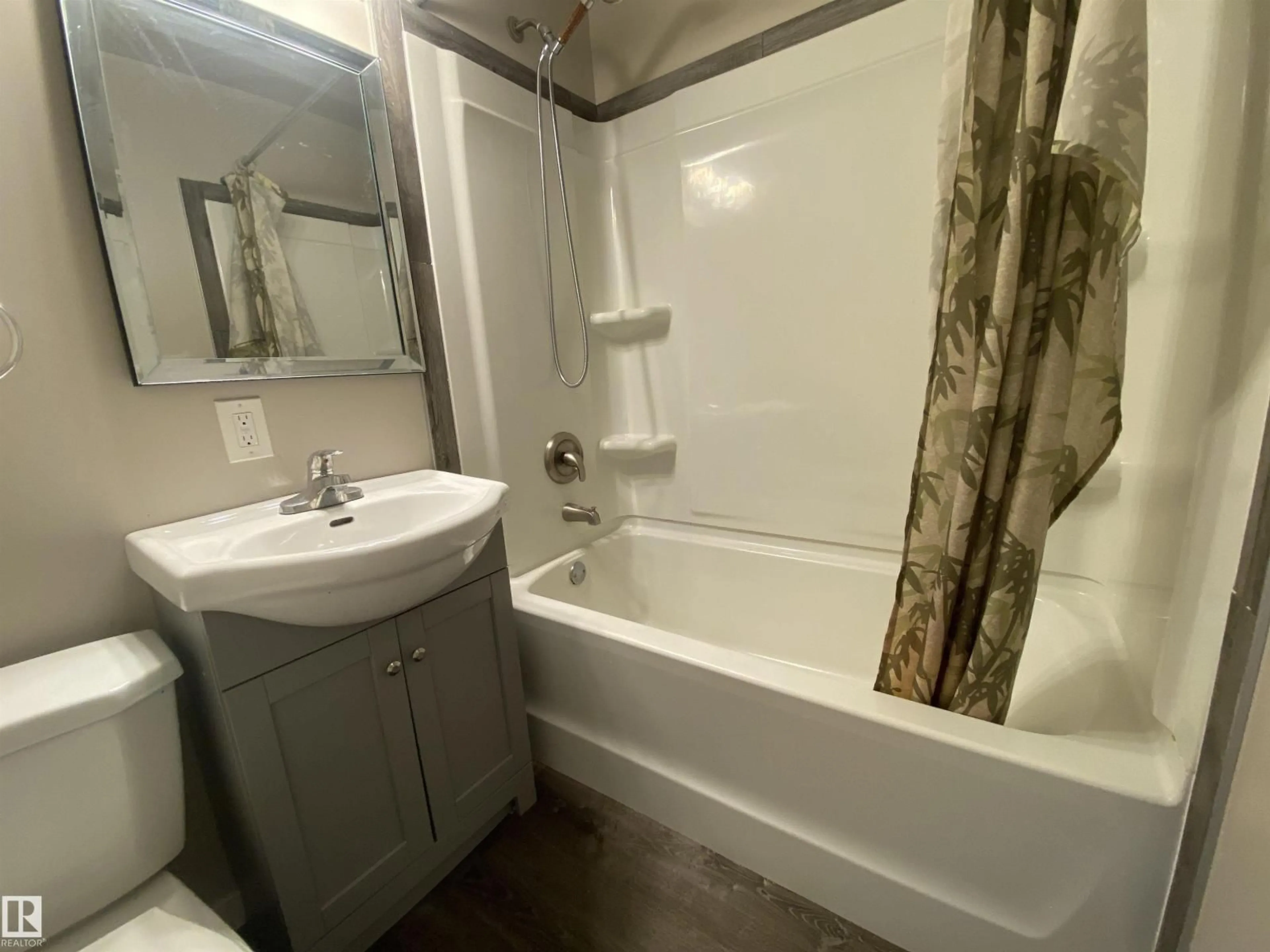 Standard bathroom, unknown for NW - 12115 106 ST, Edmonton Alberta T5G2R7