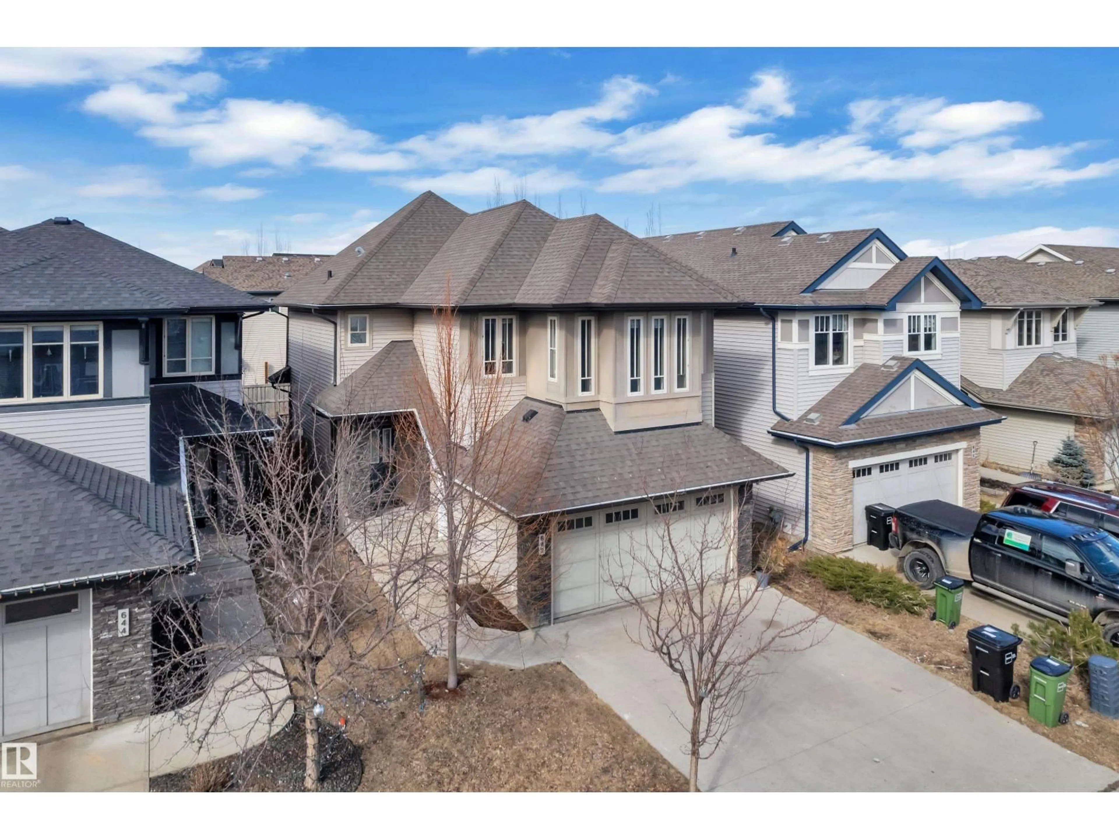 A pic from outside/outdoor area/front of a property/back of a property/a pic from drone, street for 642 ADAMS WY, Edmonton Alberta T6W0K1
