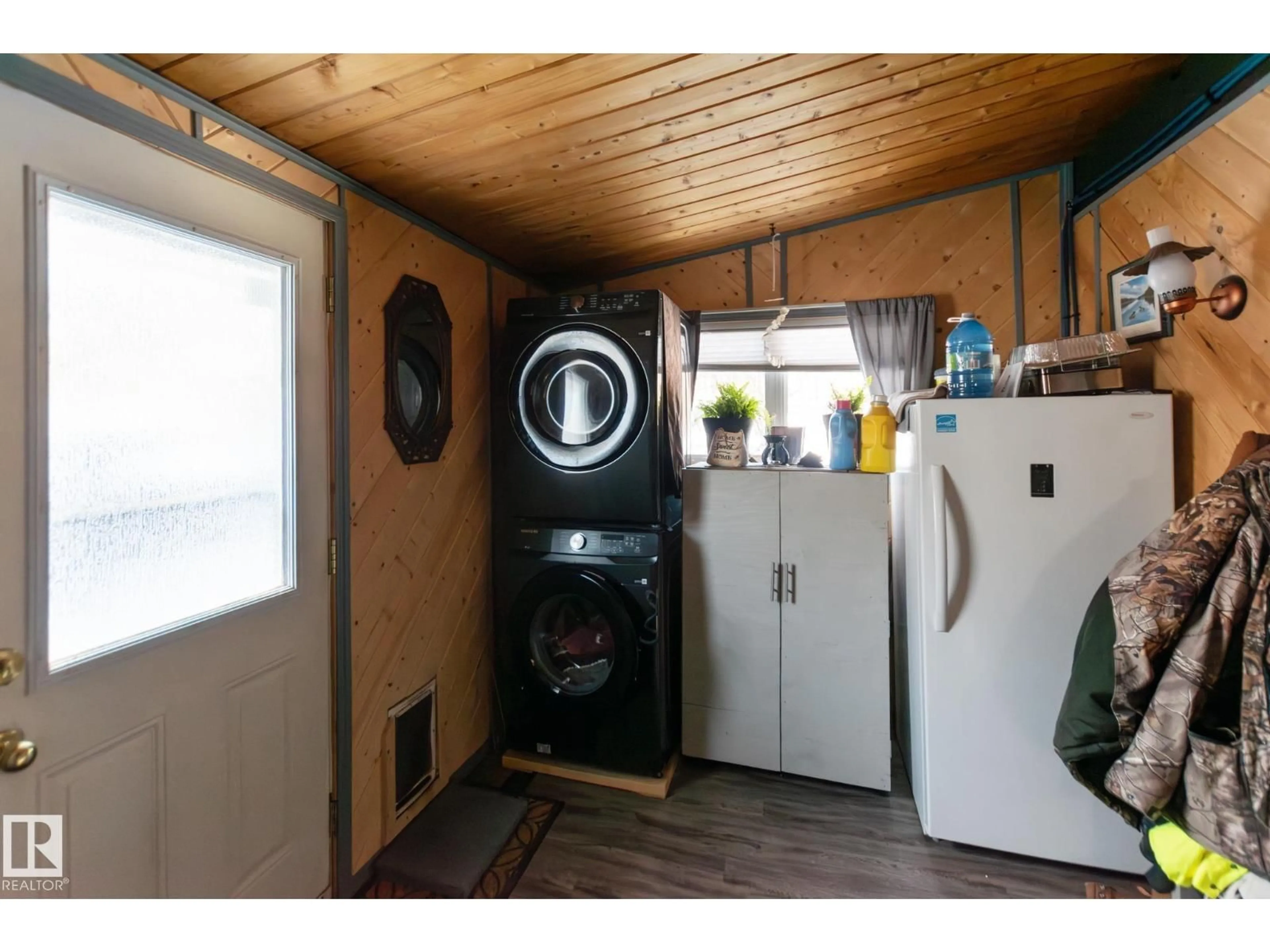 Standard kitchen, unknown for 45432C TWP RD 593A, Rural Bonnyville M.D. Alberta T9N2J6