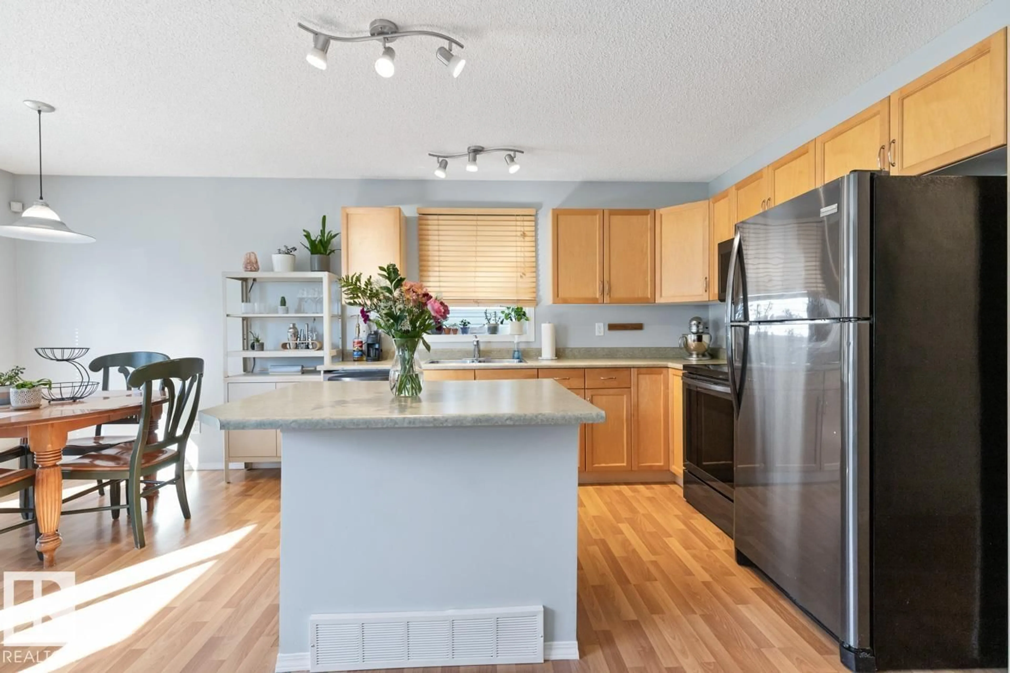 Open concept kitchen, unknown for 115 - 27 CHESTERMERE DR, Sherwood Park Alberta T8H2W4