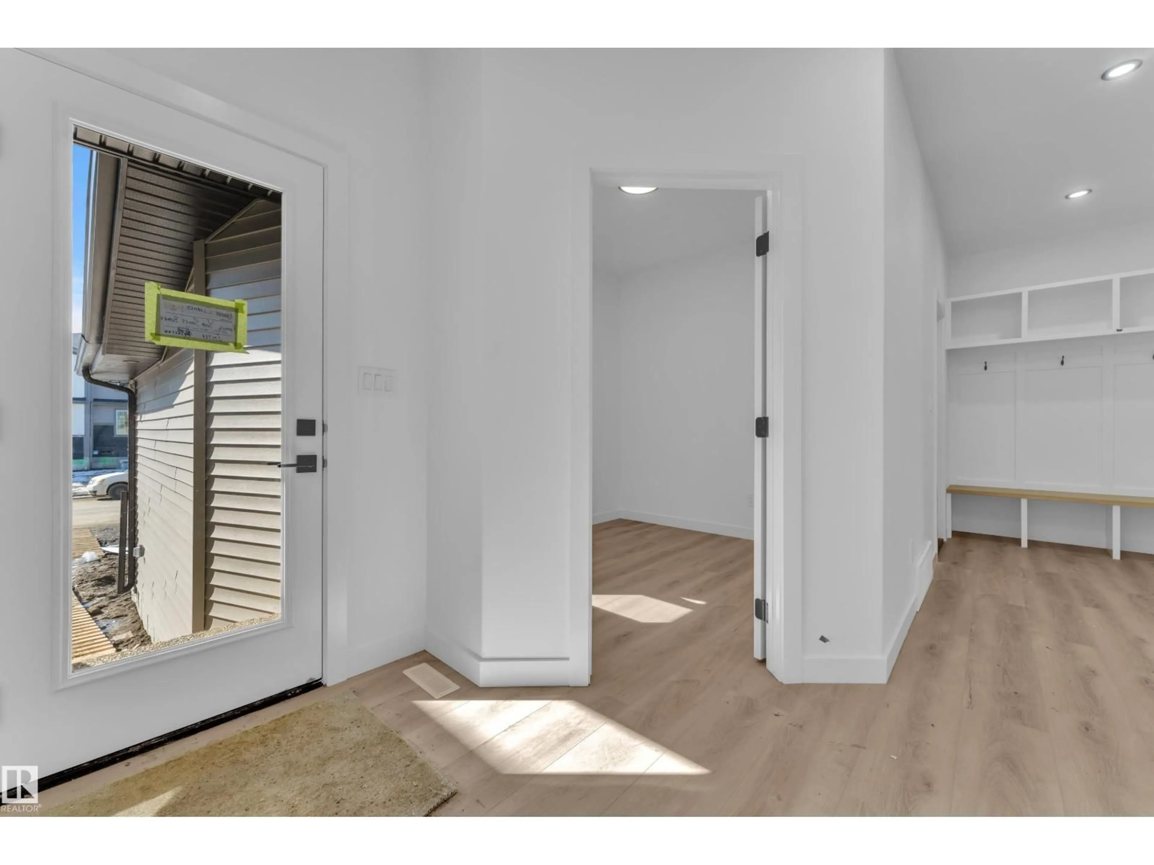 Indoor entryway for 3610 40 AVENUE, Beaumont Alberta T4X3H2