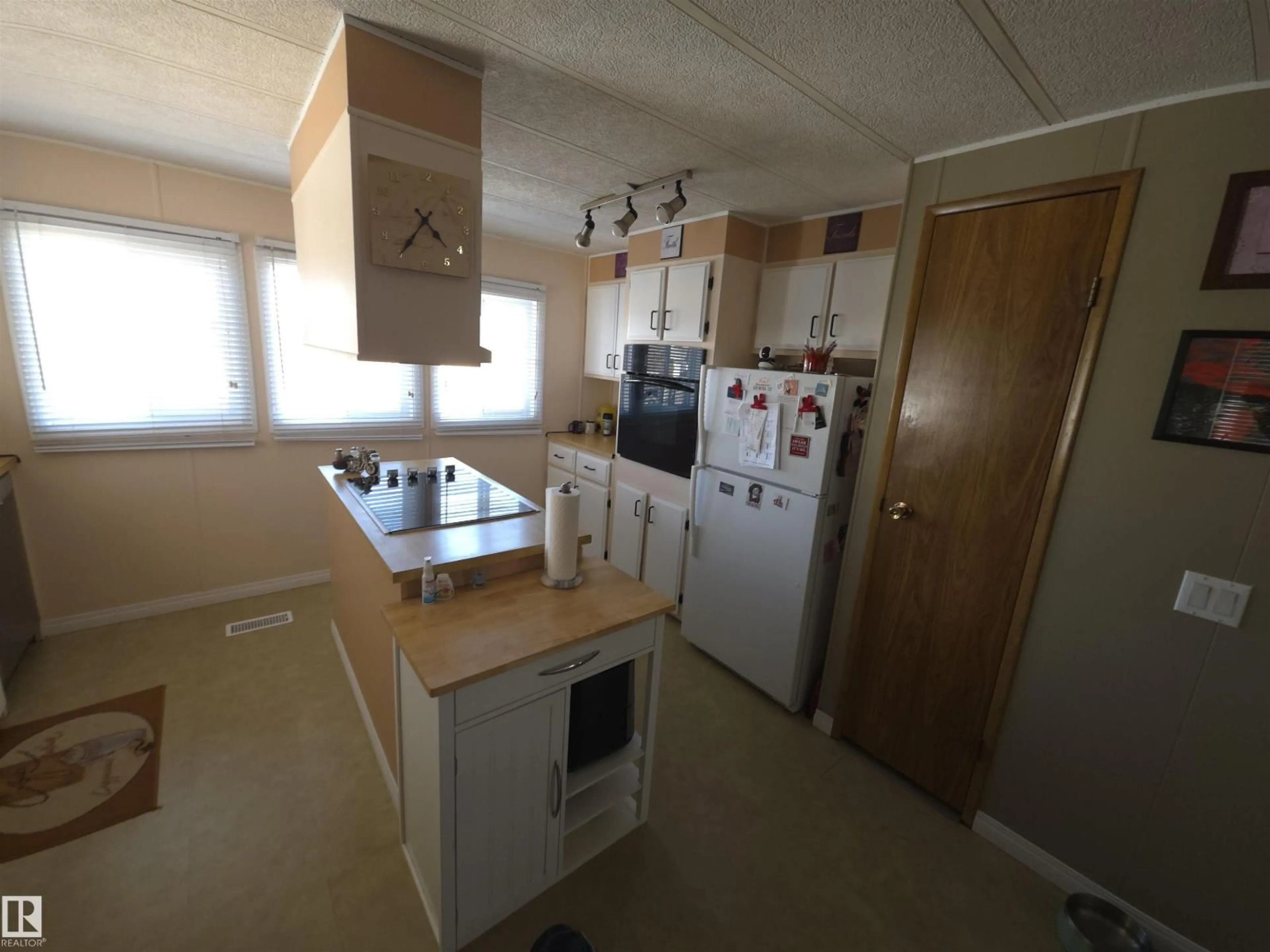 Standard kitchen, unknown for 4502 48 AV, Thorsby Alberta T0C2P0