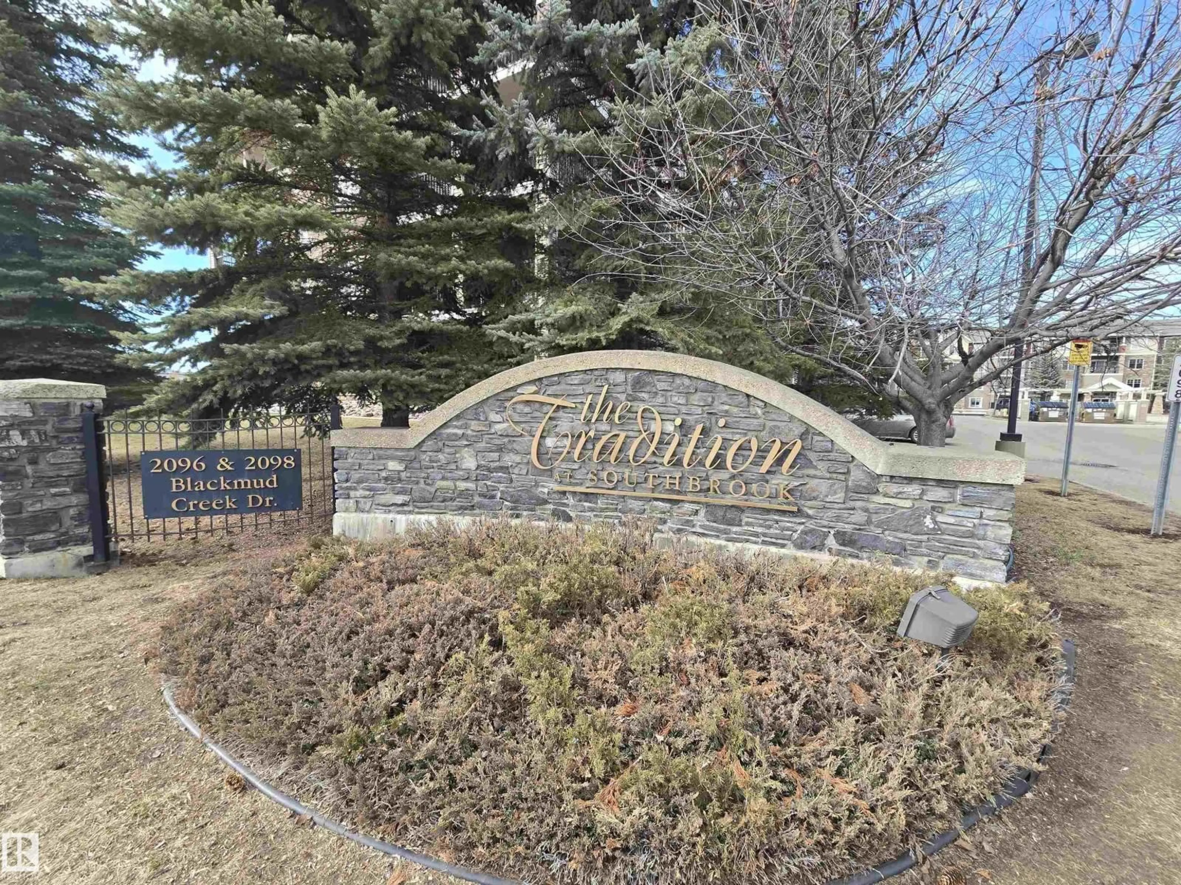 Indoor entryway for 2096 - 239 BLACKMUD CREEK DR, Edmonton Alberta T6W0G1