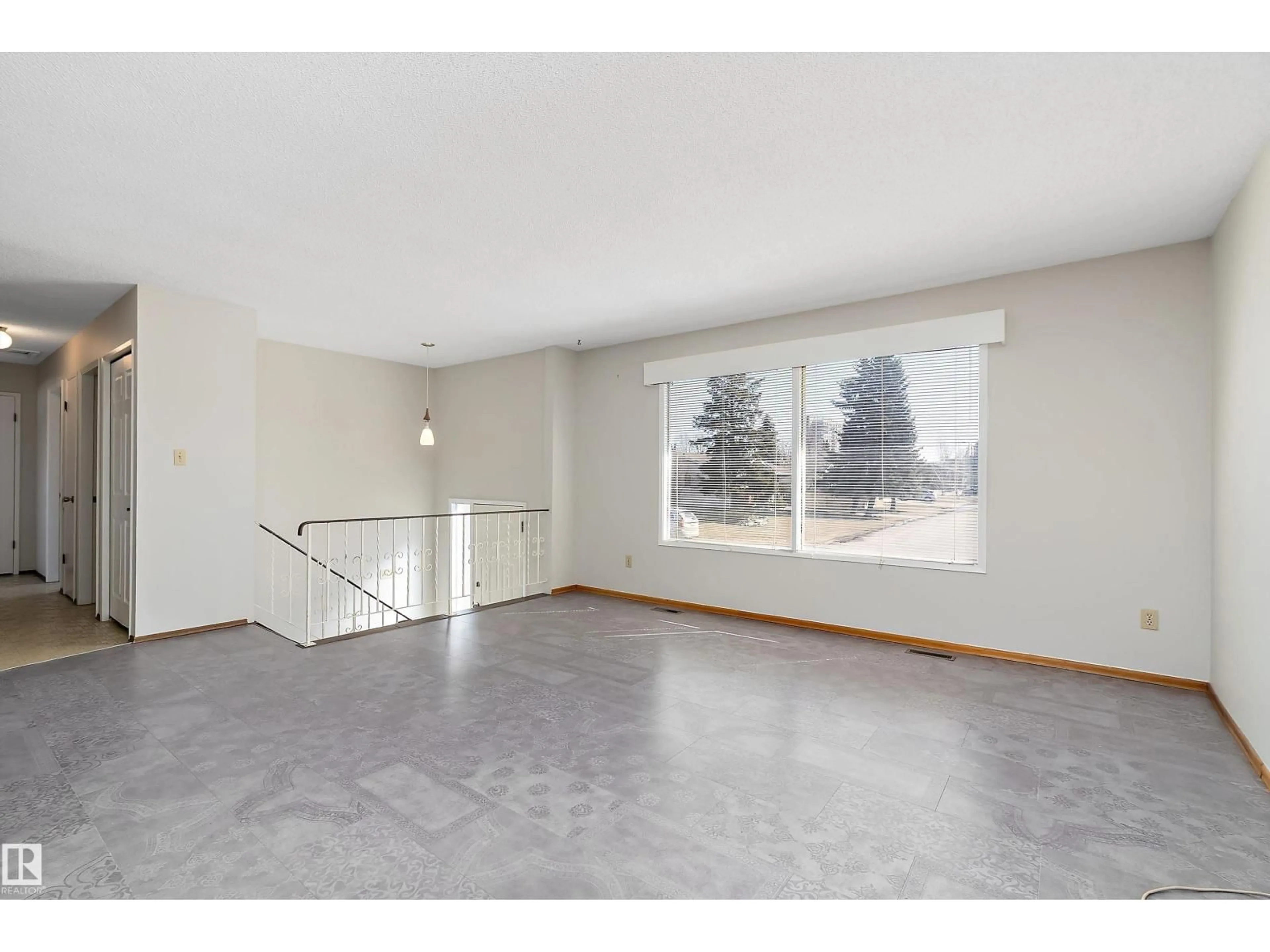 A pic of a room for 6736 31A AV, Edmonton Alberta T6K1M5