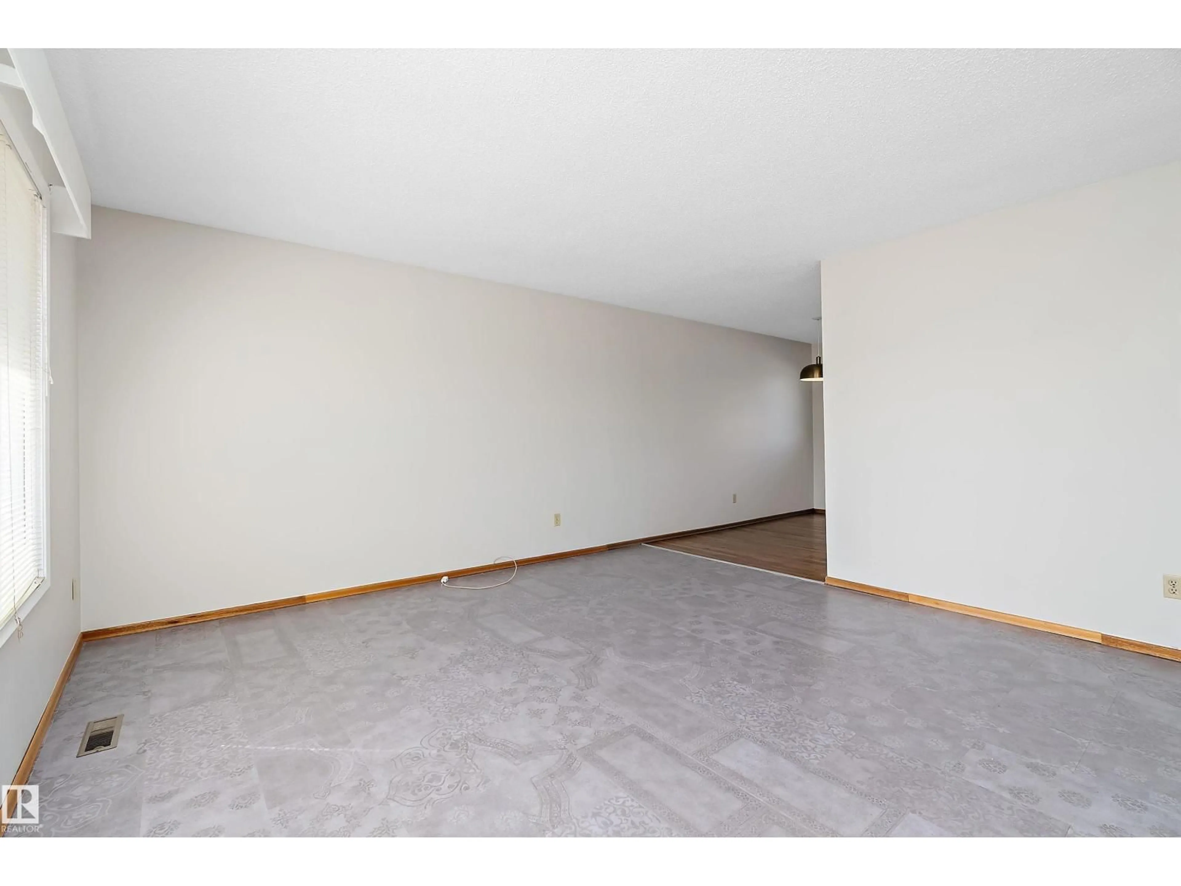 A pic of a room for 6736 31A AV, Edmonton Alberta T6K1M5