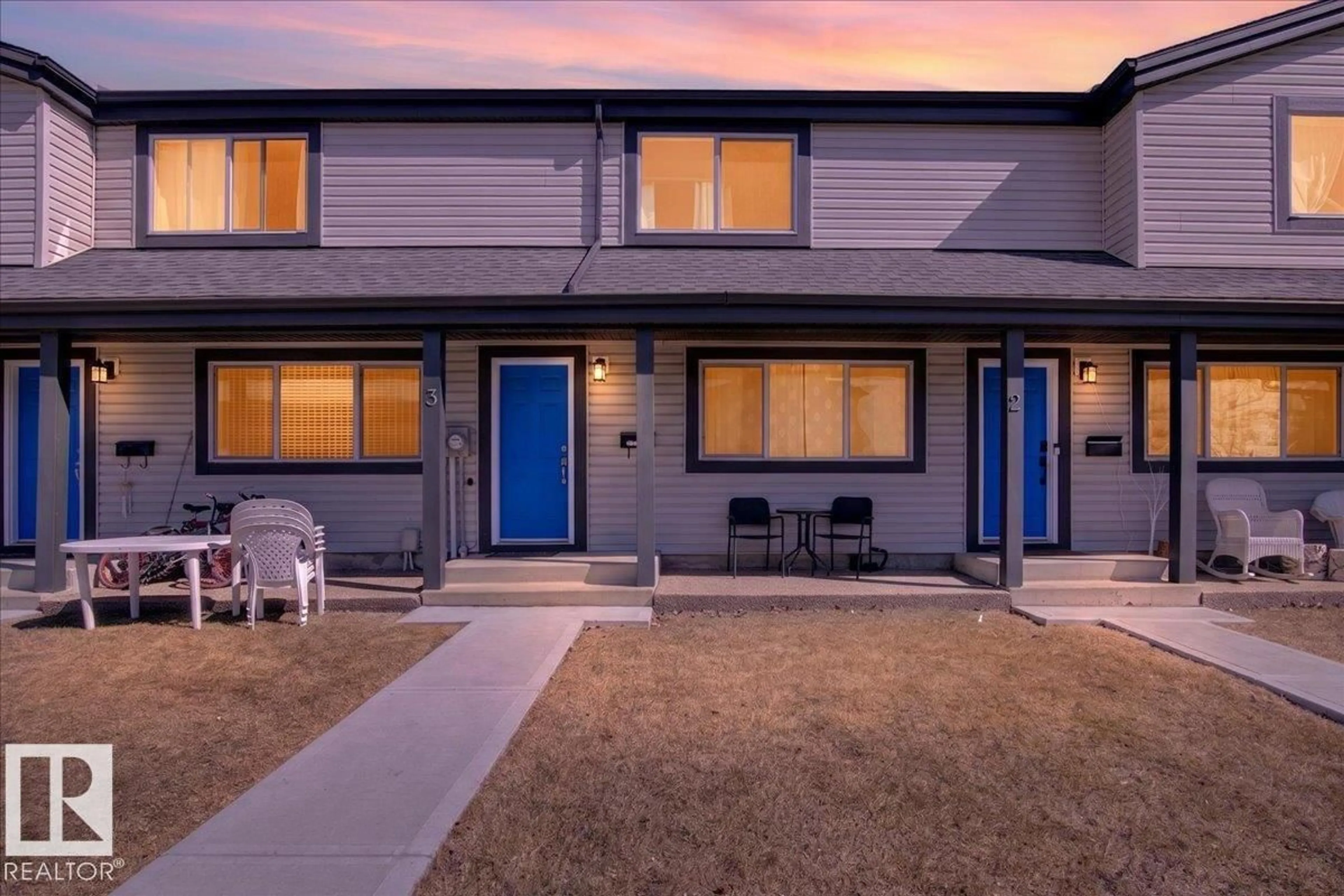 Home with vinyl exterior material, street for #3 - 18010 98 AV, Edmonton Alberta T5T3H6