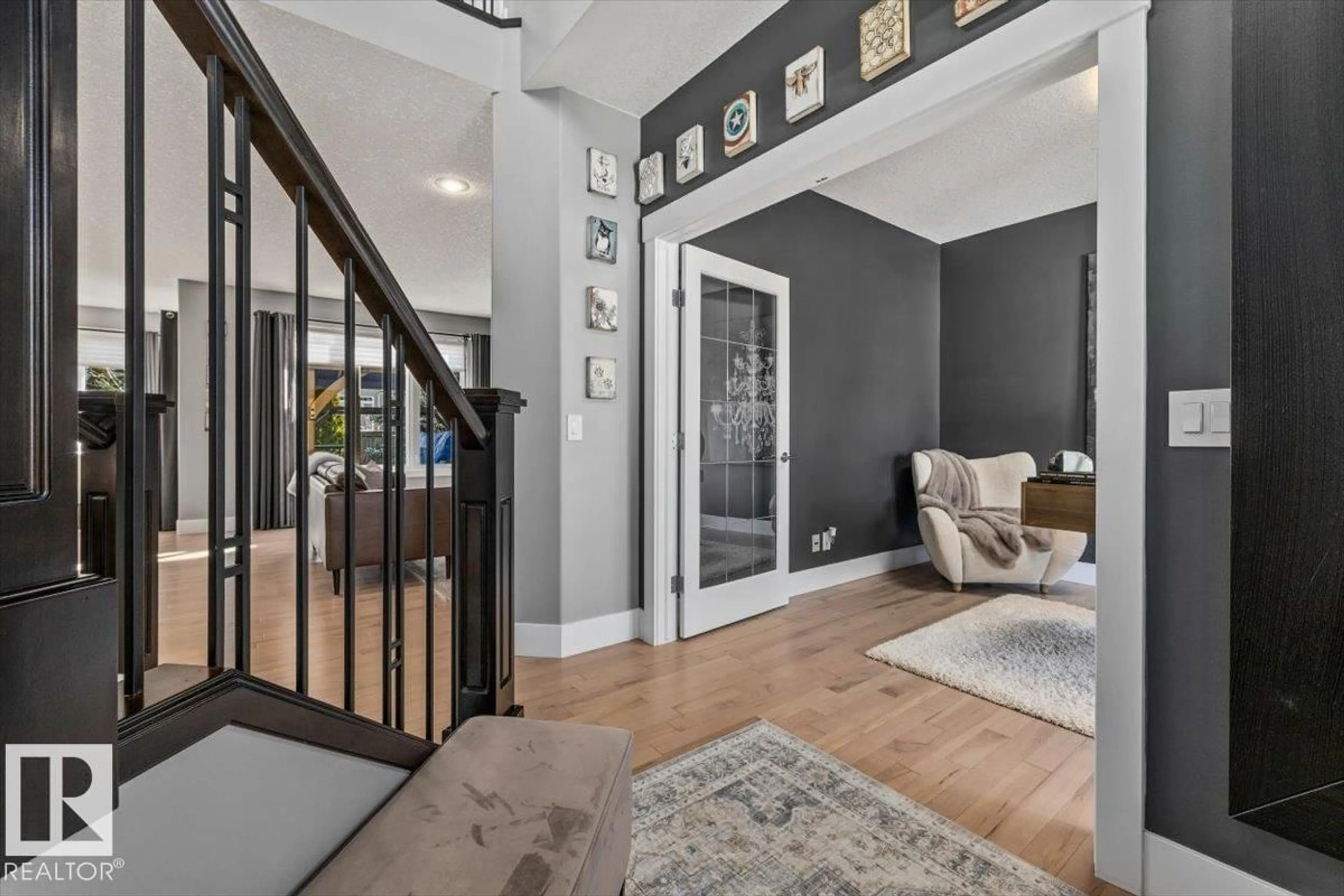 Indoor entryway for 1063 SUMMERWOOD ESTATES RD, Sherwood Park Alberta T8H0E2