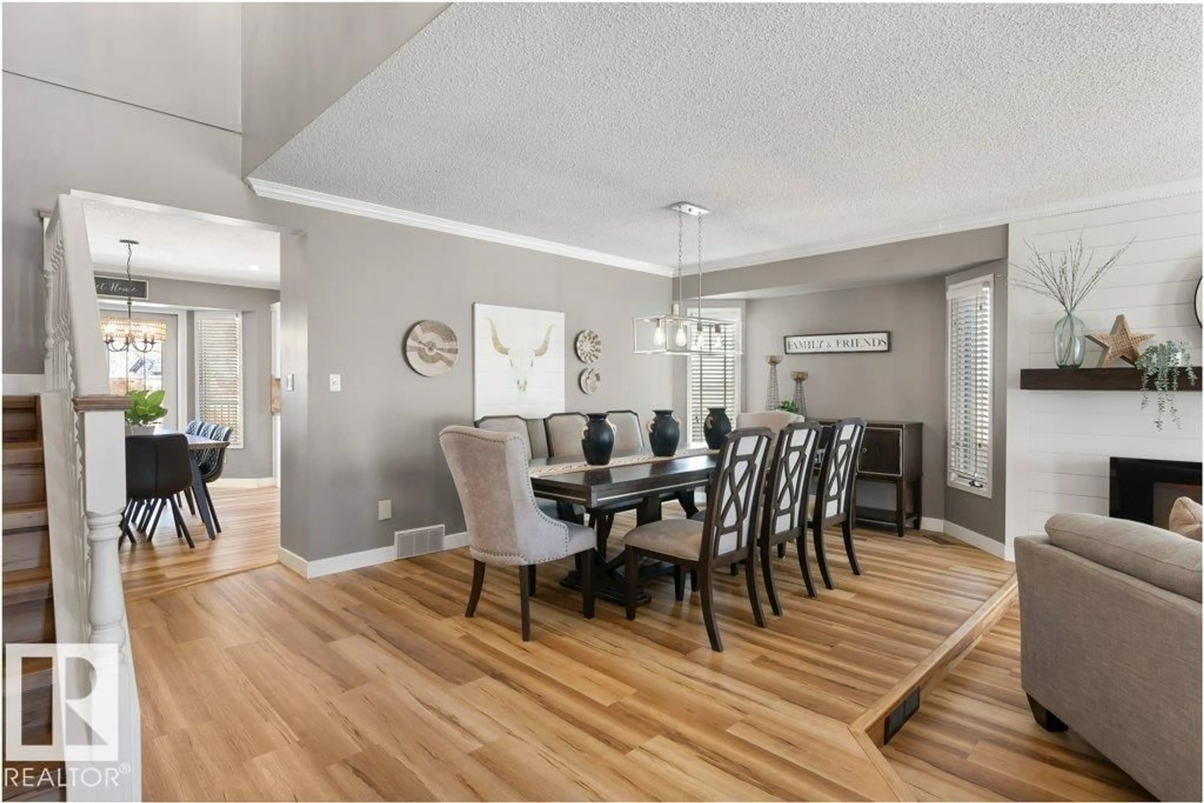 Dining room, wood/laminate floor for 18 PARKWOOD DR, St. Albert Alberta T8N5L3