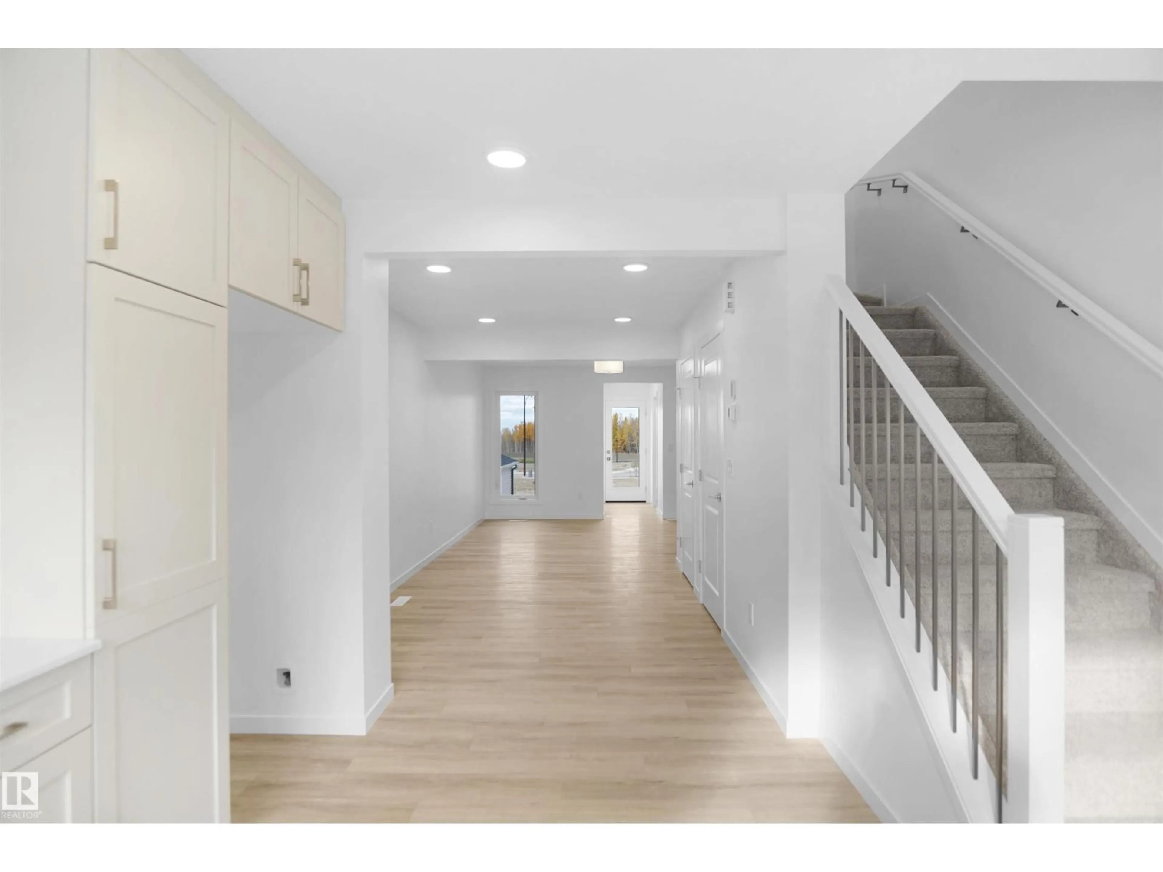 Indoor foyer for 4352 KINGLET DR, Edmonton Alberta T5S0T1